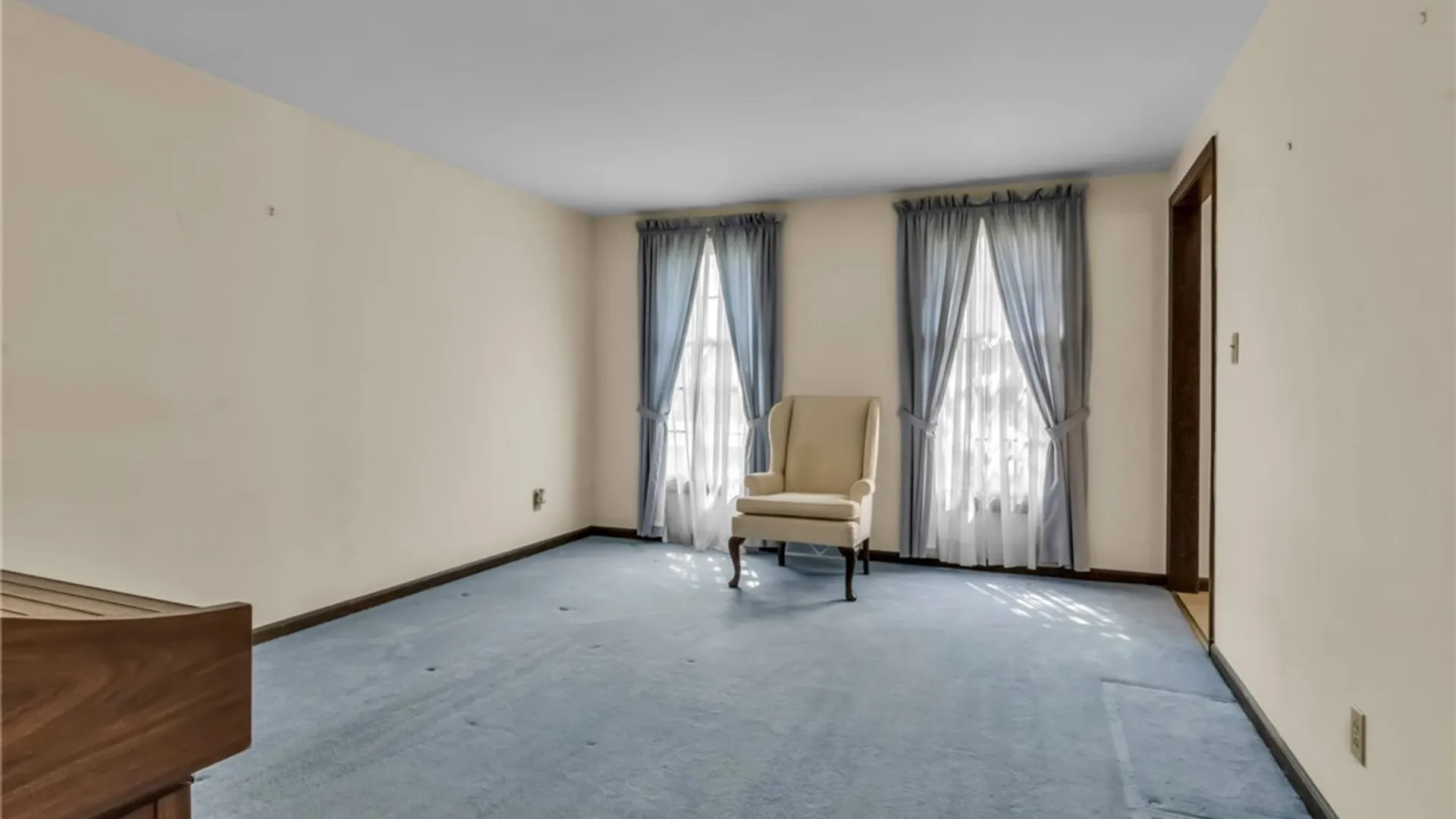 Property at 5 Burning Bush, Orchard Park, NY 14127 14