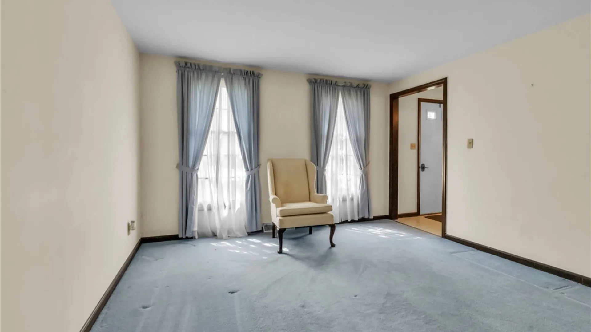 Property at 5 Burning Bush, Orchard Park, NY 14127 15