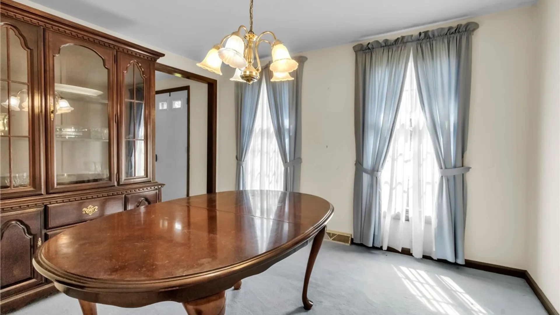 Property at 5 Burning Bush, Orchard Park, NY 14127 21