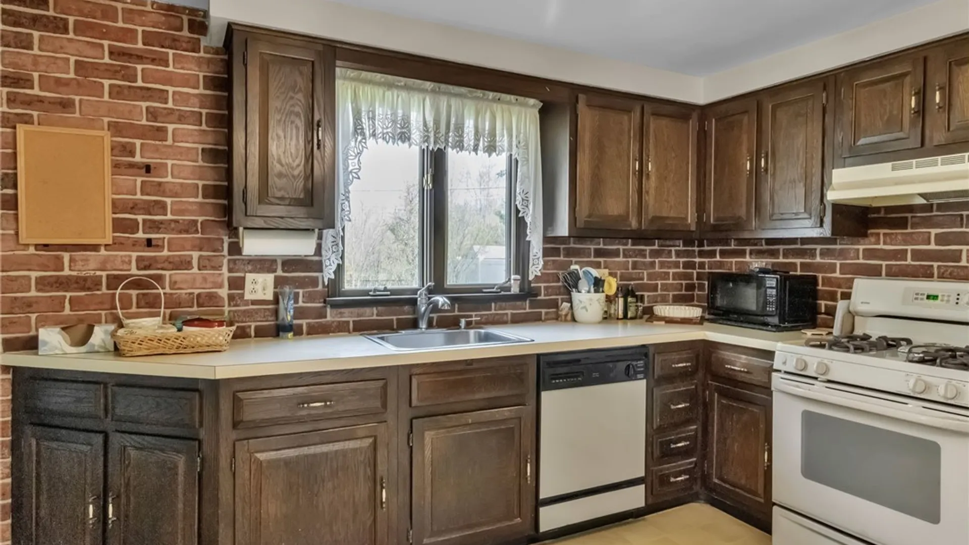 Property at 5 Burning Bush, Orchard Park, NY 14127 23