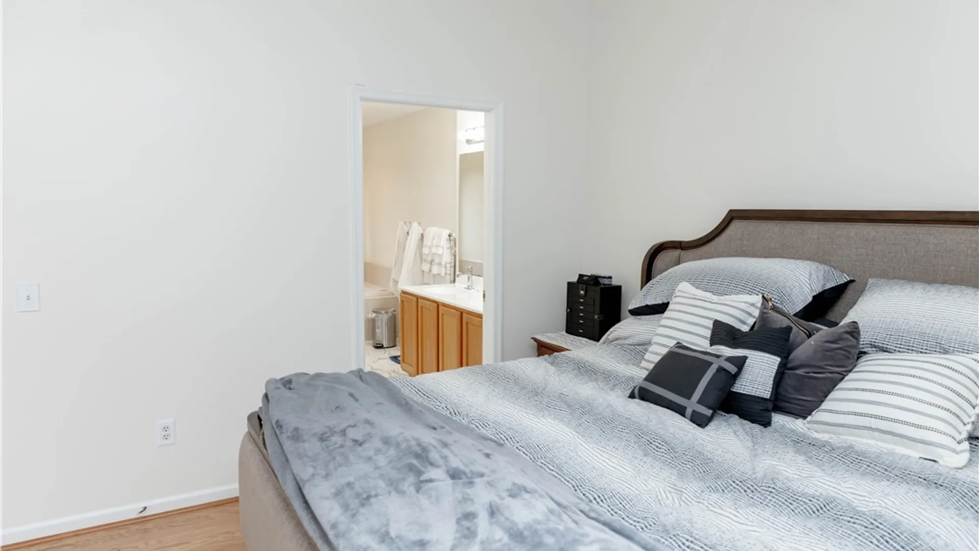 Property at 777 Duck Hollow, Victor, NY 14564 22