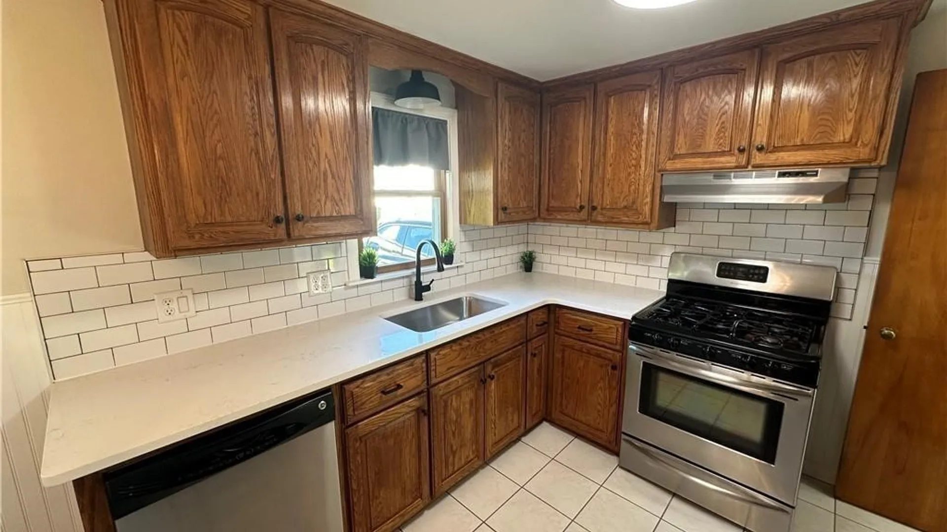 Property at 40 Oehman Boulevard, Cheektowaga, NY 14225 8