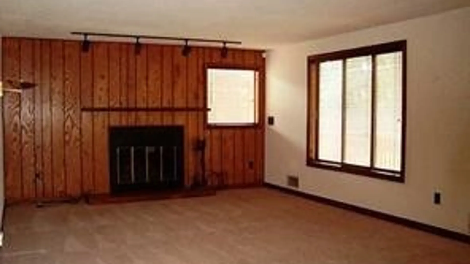 Property at 180 Paradise Road, Amherst, NY 14051 16