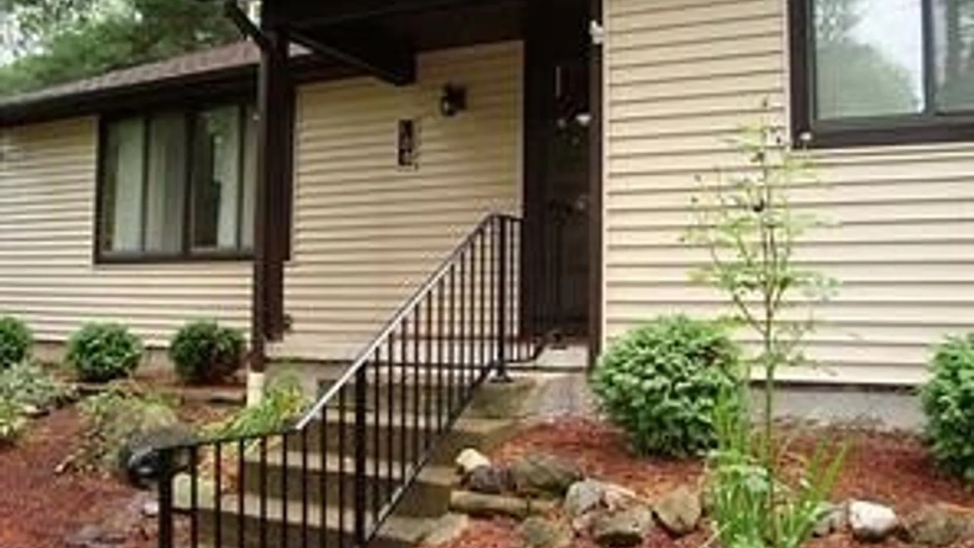 Property at 180 Paradise Road, Amherst, NY 14051 3