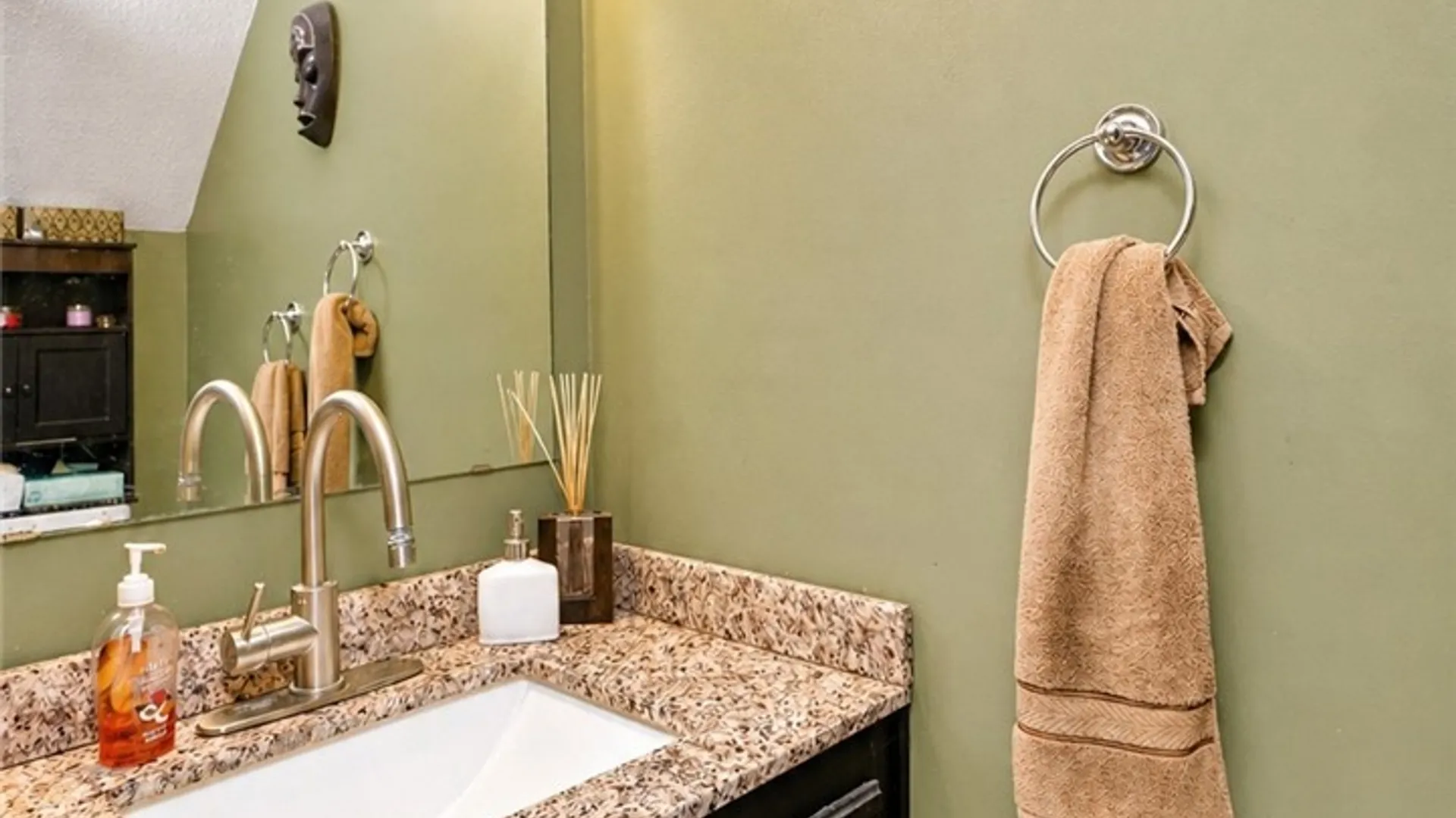 Property at 261 Bay Village Drive, Irondequoit, NY 14609 14