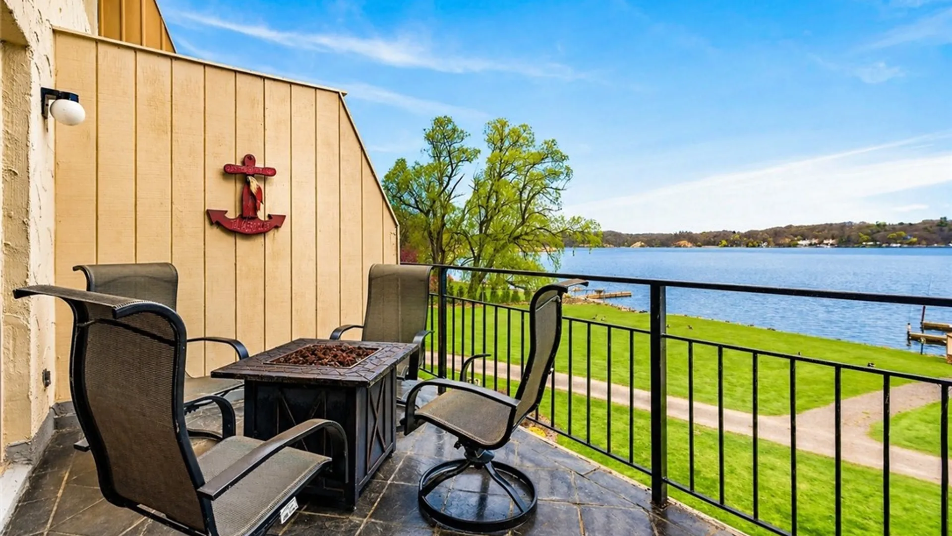 Property at 261 Bay Village Drive, Irondequoit, NY 14609 5