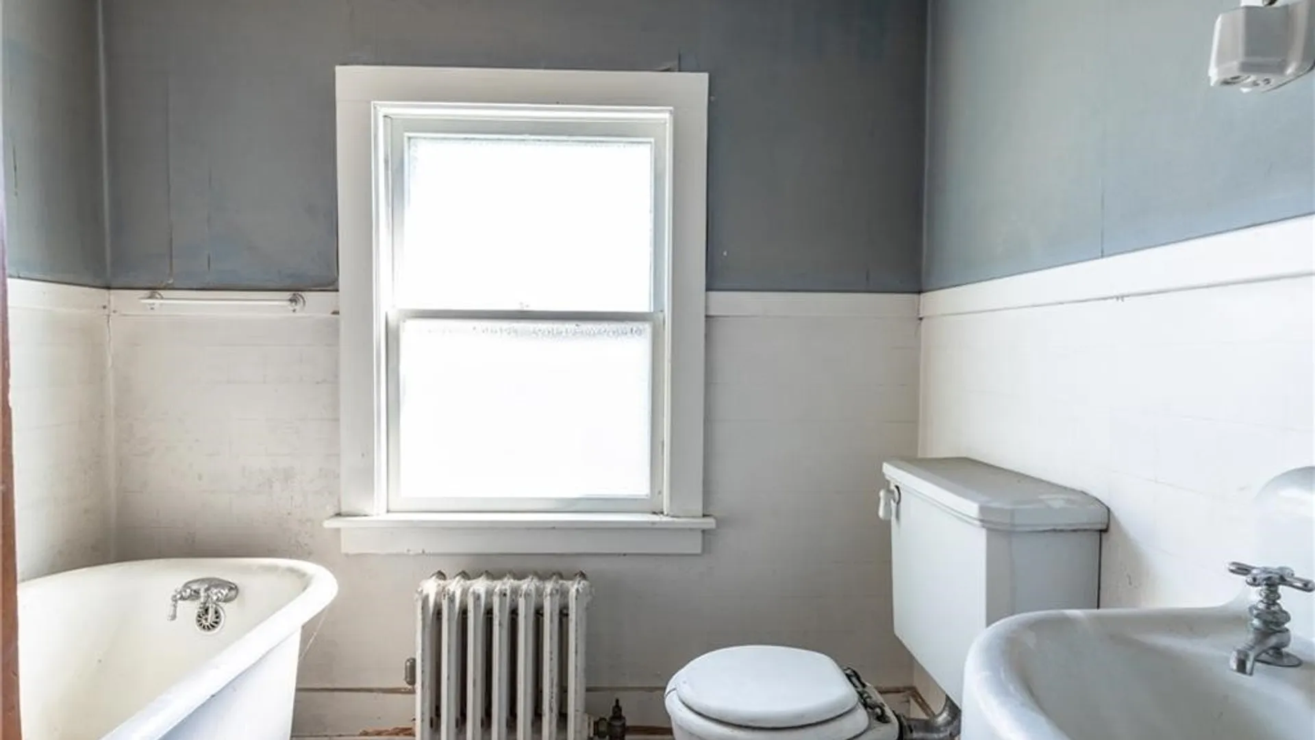 Property at 34 Delham Avenue, Buffalo, NY 14216 37