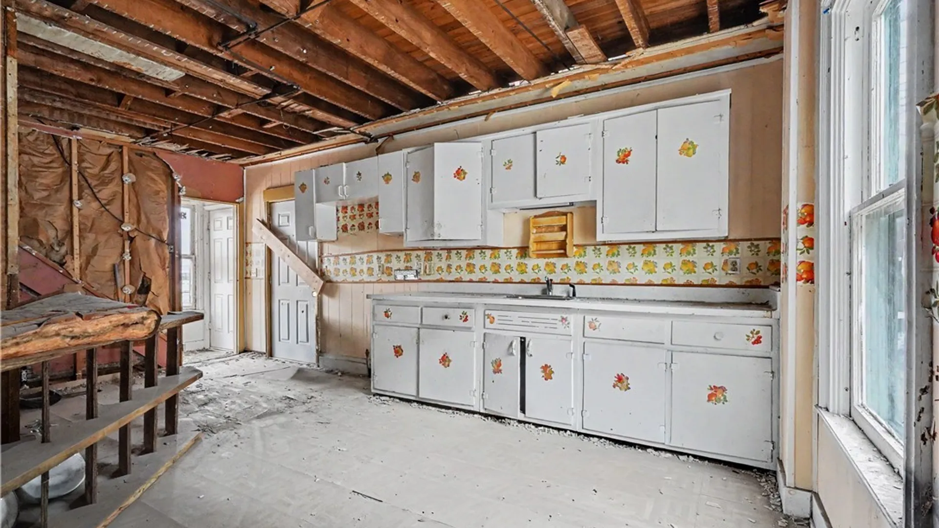 Property at 7 Elmwood Avenue, Lockport City, NY 14094 8