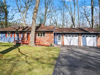 Property at 39 Hunters Run, Perinton, NY 14534