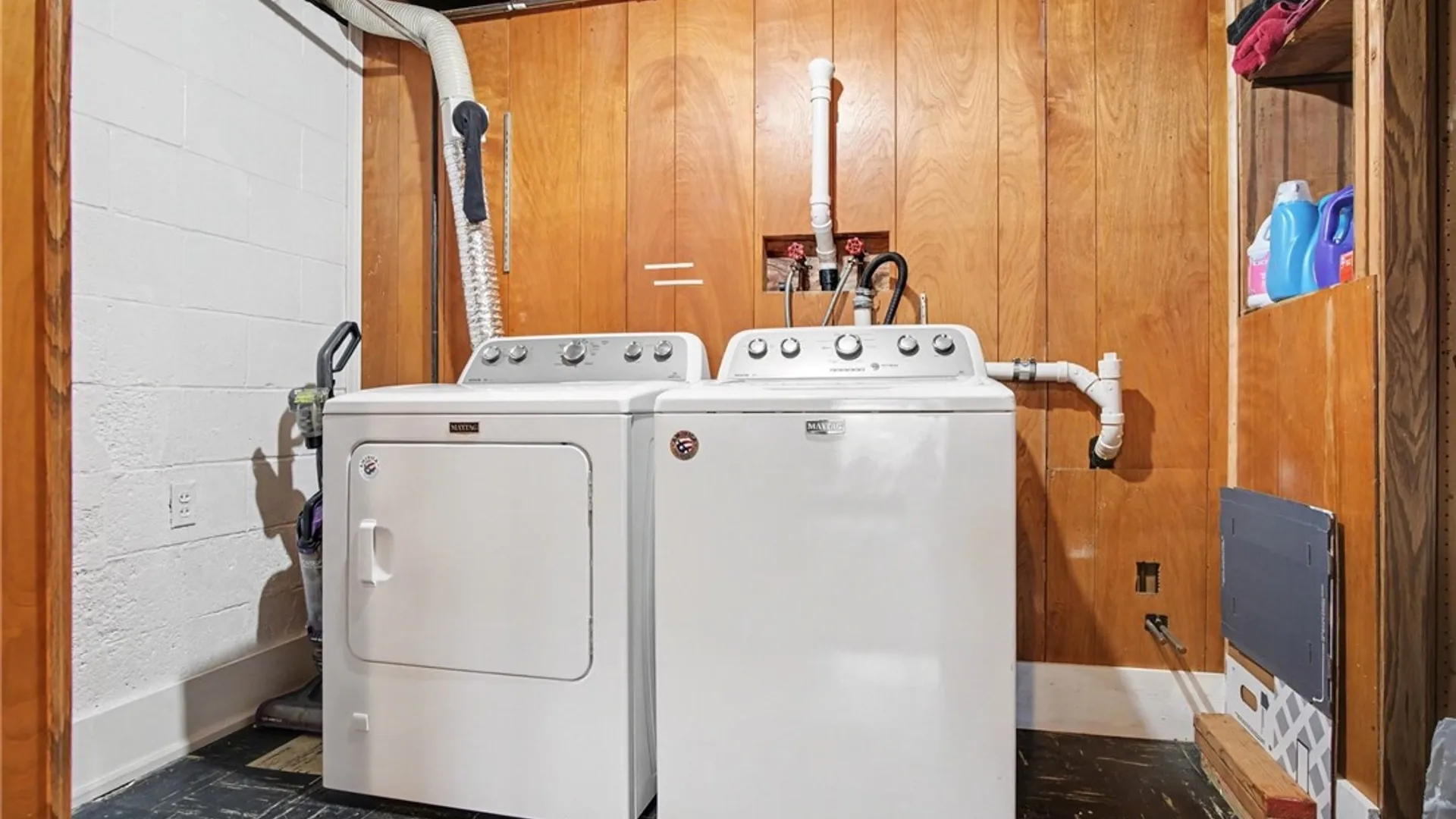 Property at 39 Hunters Run, Perinton, NY 14534 23