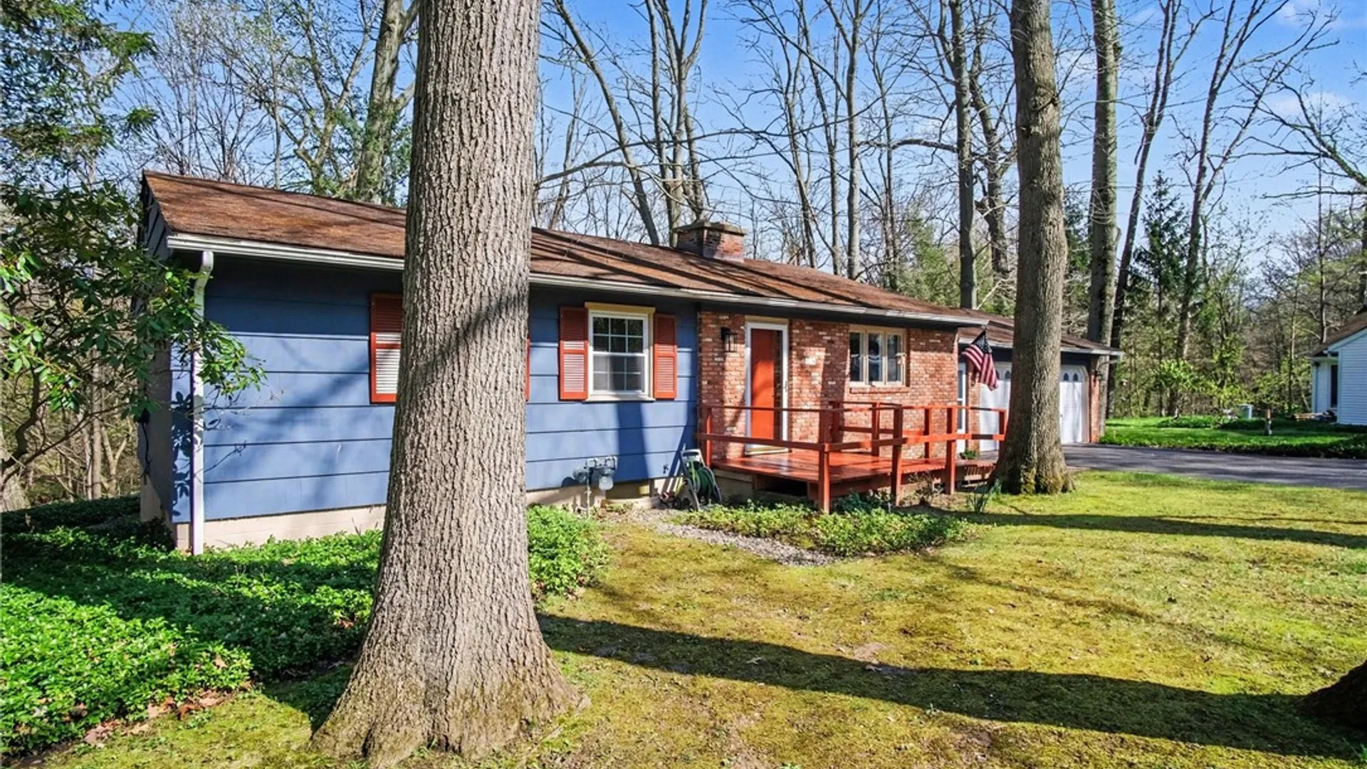 Property at 39 Hunters Run, Perinton, NY 14534 3