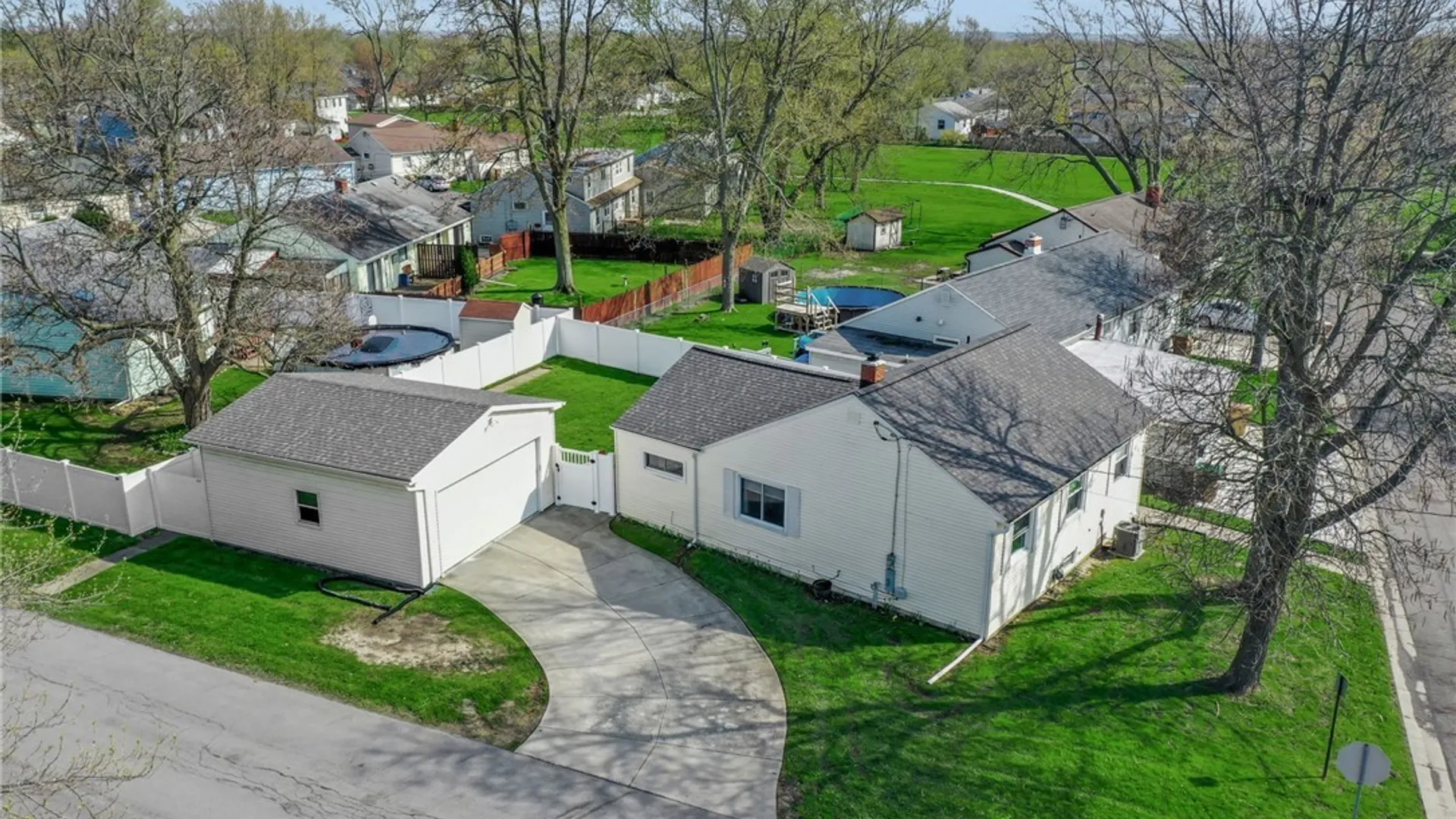 Property at 9 Primrose Drive, Cheektowaga, NY 14225 3