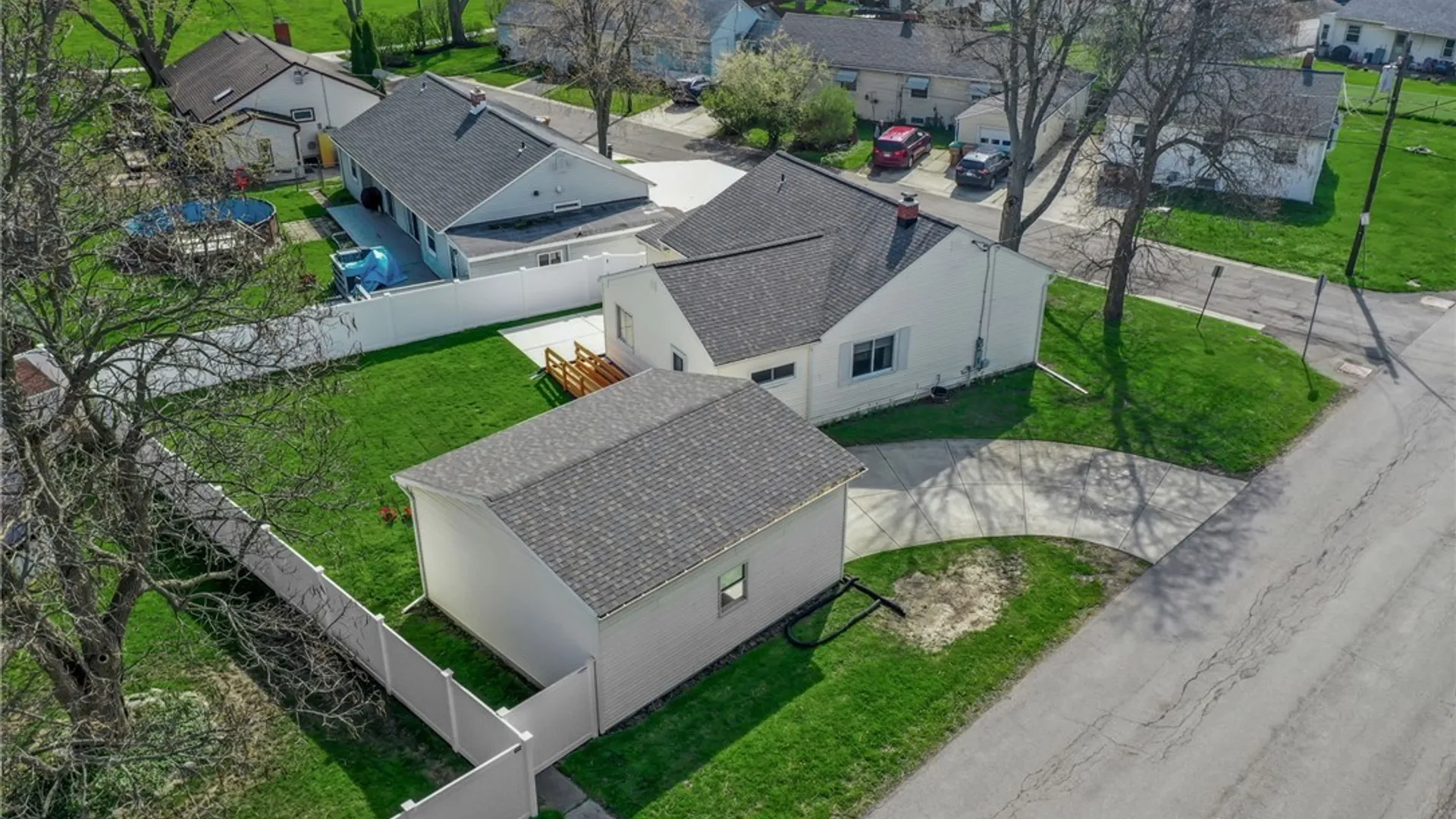 Property at 9 Primrose Drive, Cheektowaga, NY 14225 4