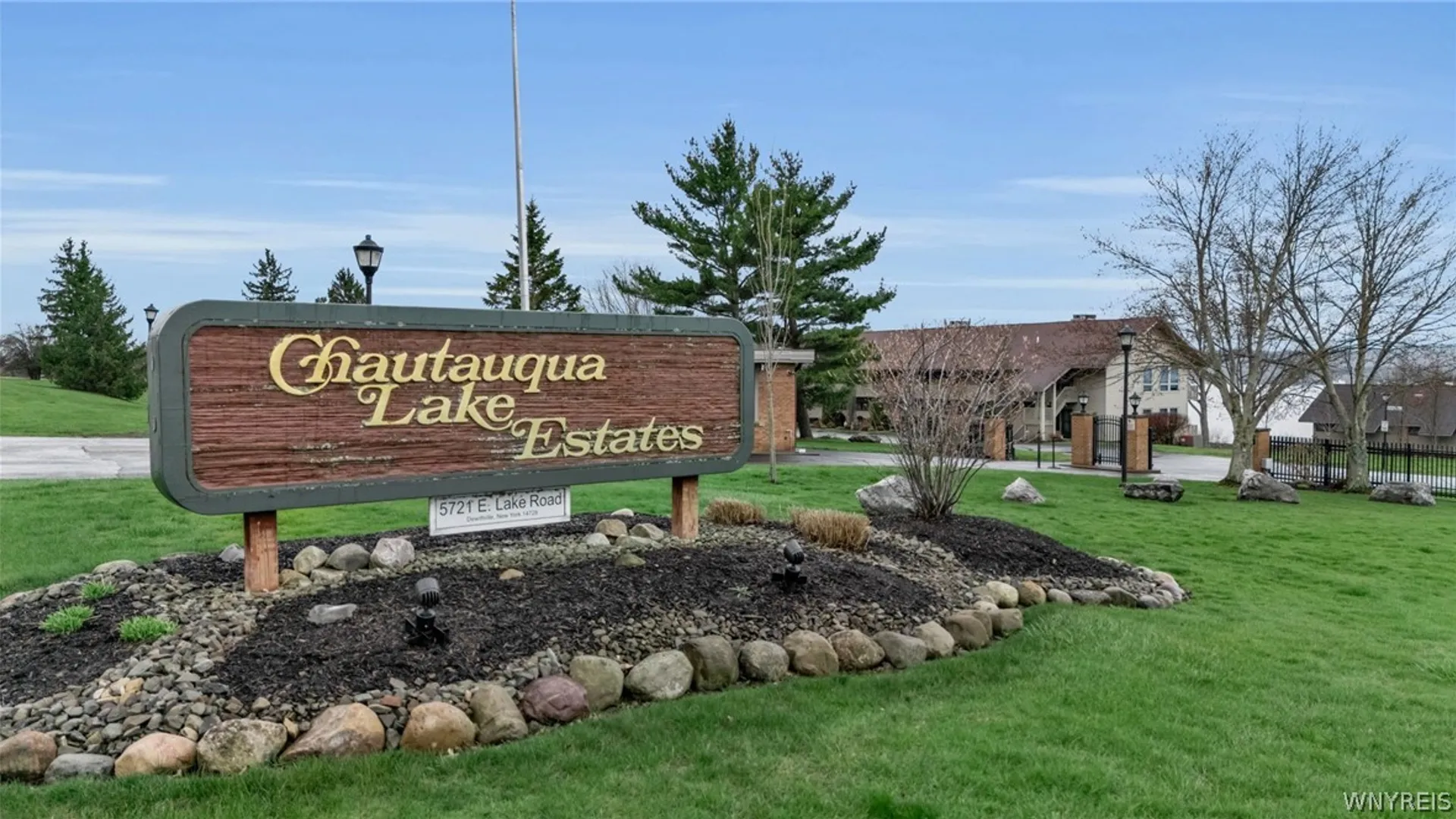 Property at 17 Seneca Dr, Chautauqua, NY 14728 3