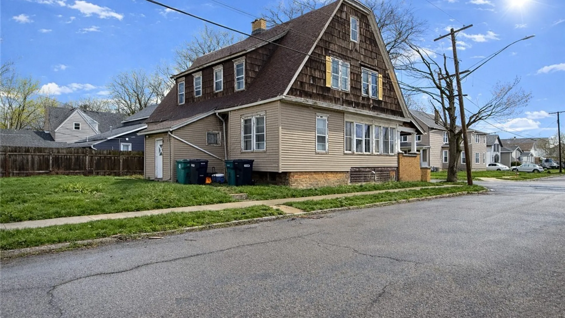 Property at 502 87th Street, Niagara Falls, NY 14304 3