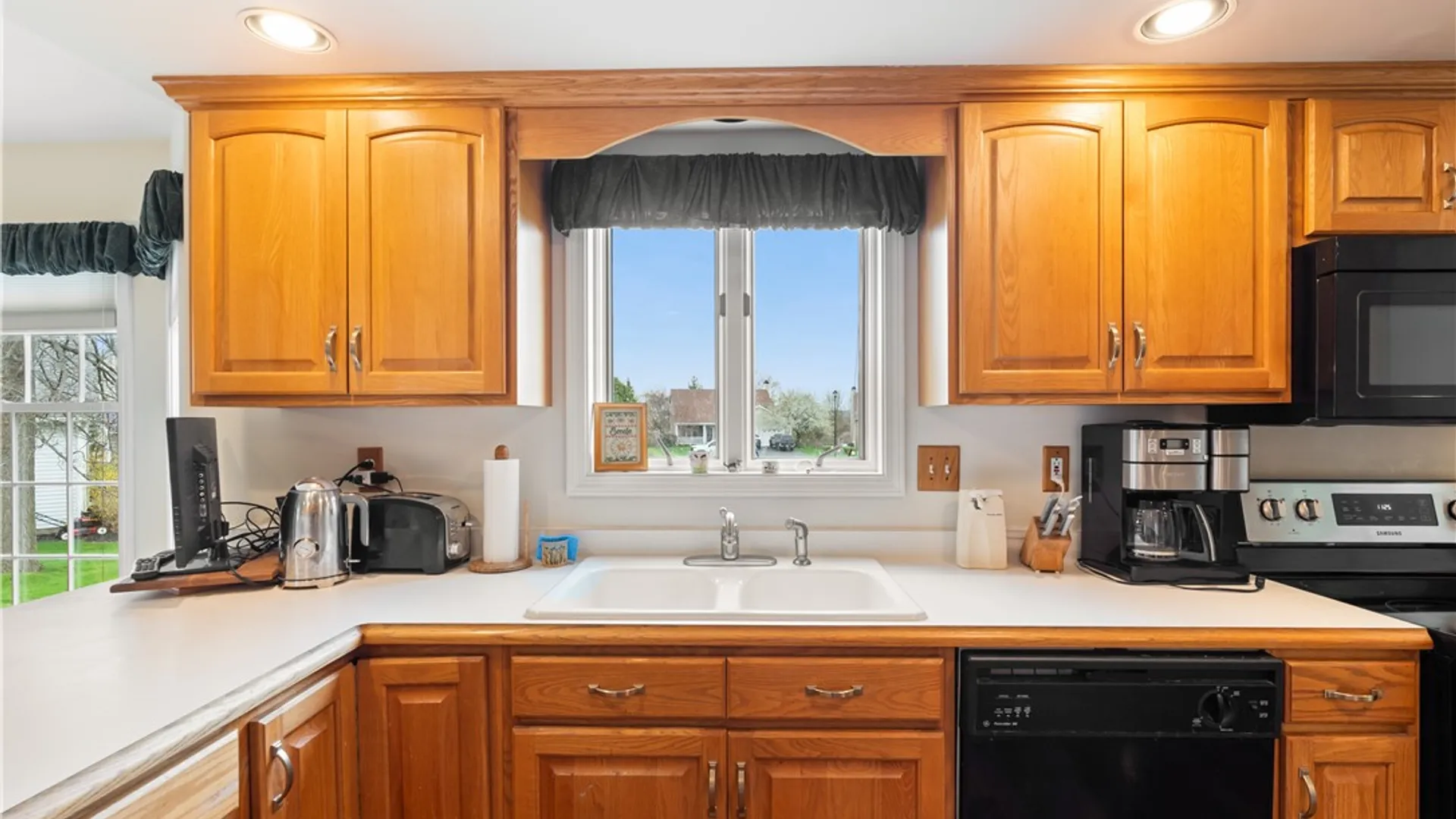 Property at 4928 Bramblewood, Canandaigua Town, NY 14424 19