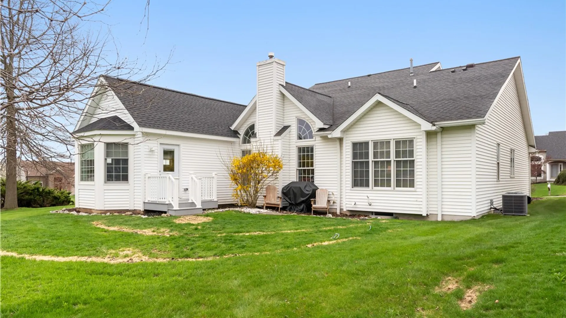 Property at 4928 Bramblewood, Canandaigua Town, NY 14424 9