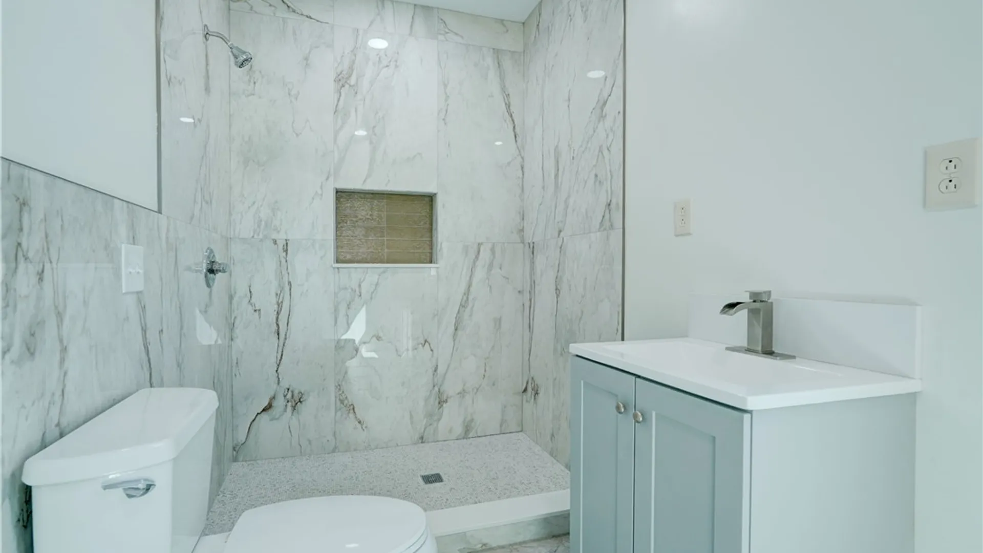 Property at 817 Avenue D, Rochester, NY 14621 11