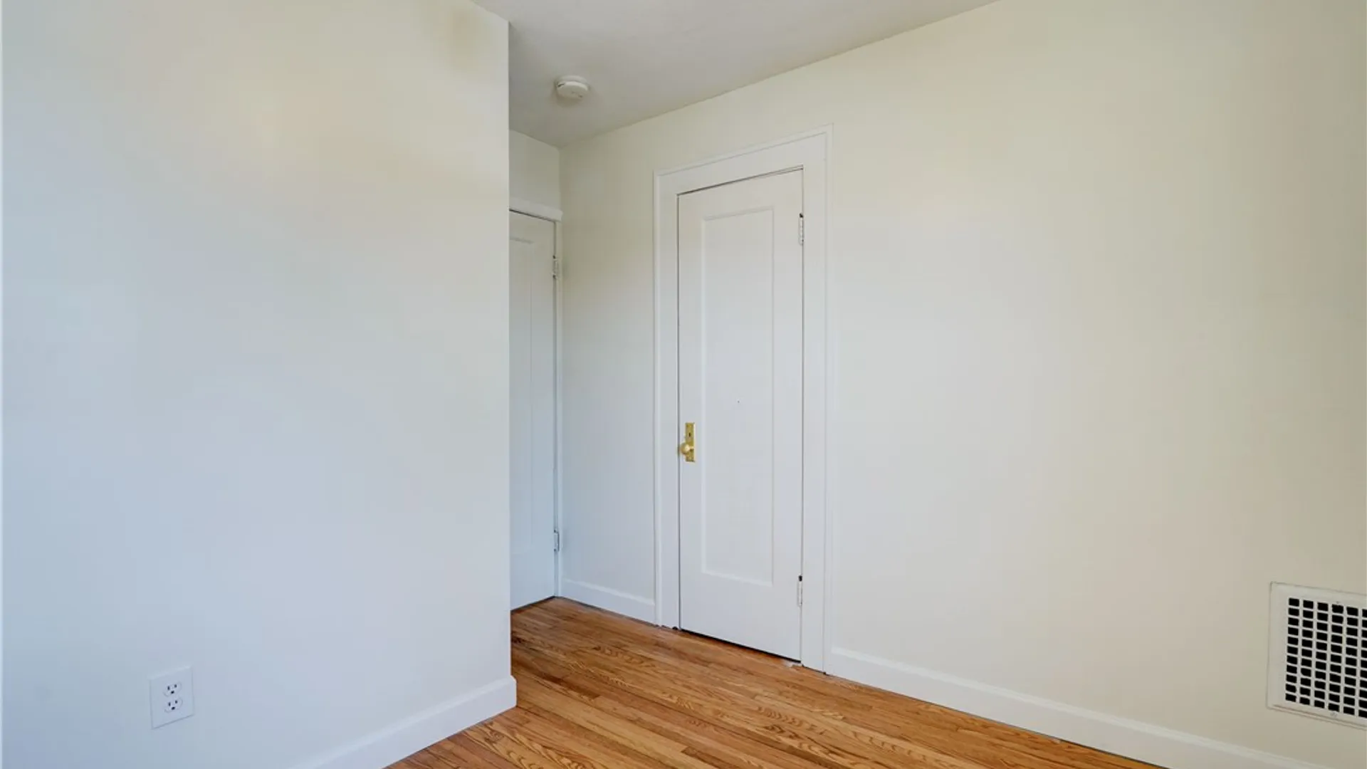 Property at 817 Avenue D, Rochester, NY 14621 18