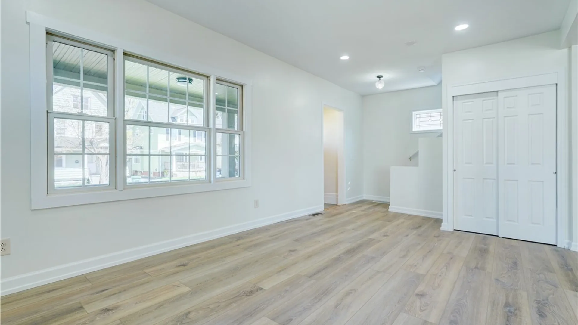 Property at 817 Avenue D, Rochester, NY 14621 5