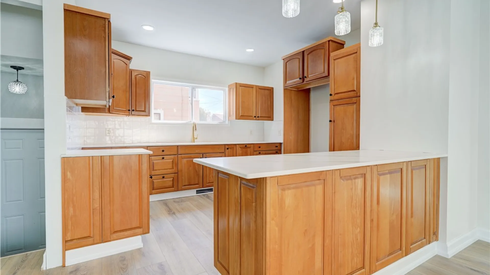 Property at 817 Avenue D, Rochester, NY 14621 8