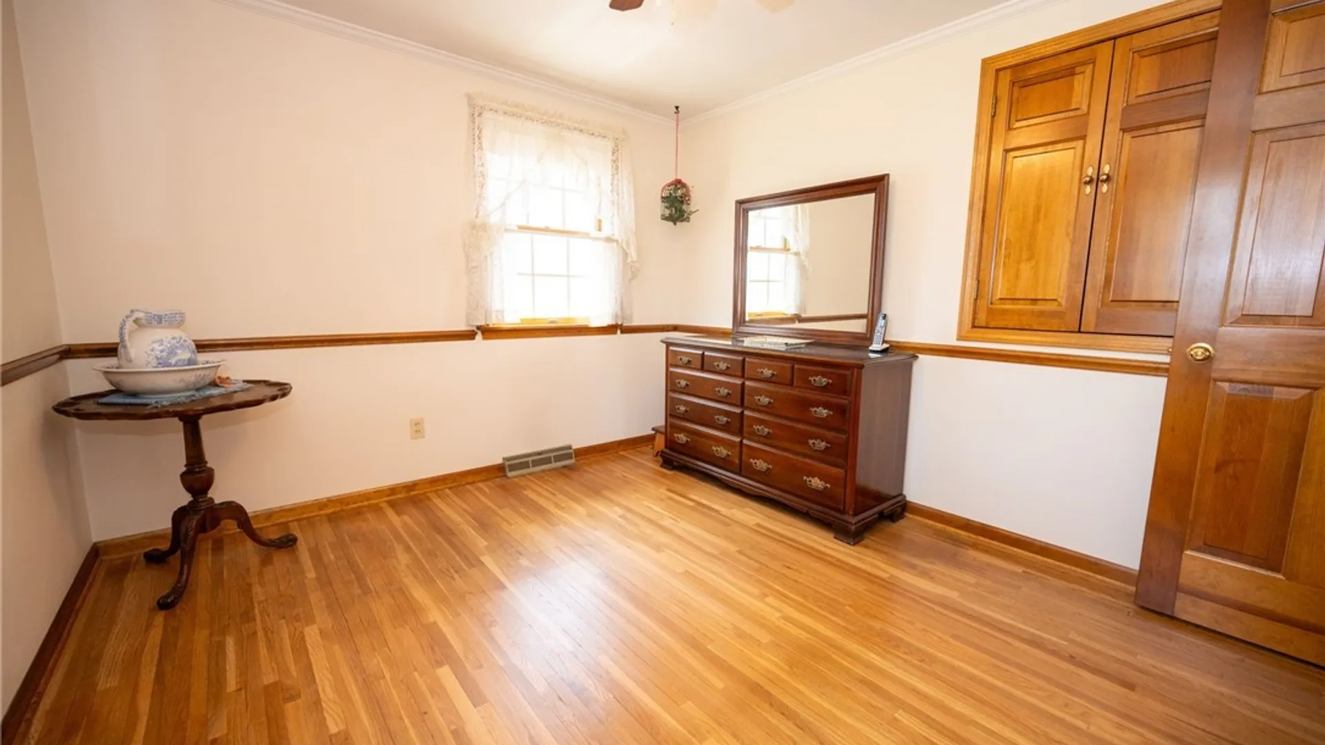 Property at 153 Fremont Avenue, West Seneca, NY 14224 24