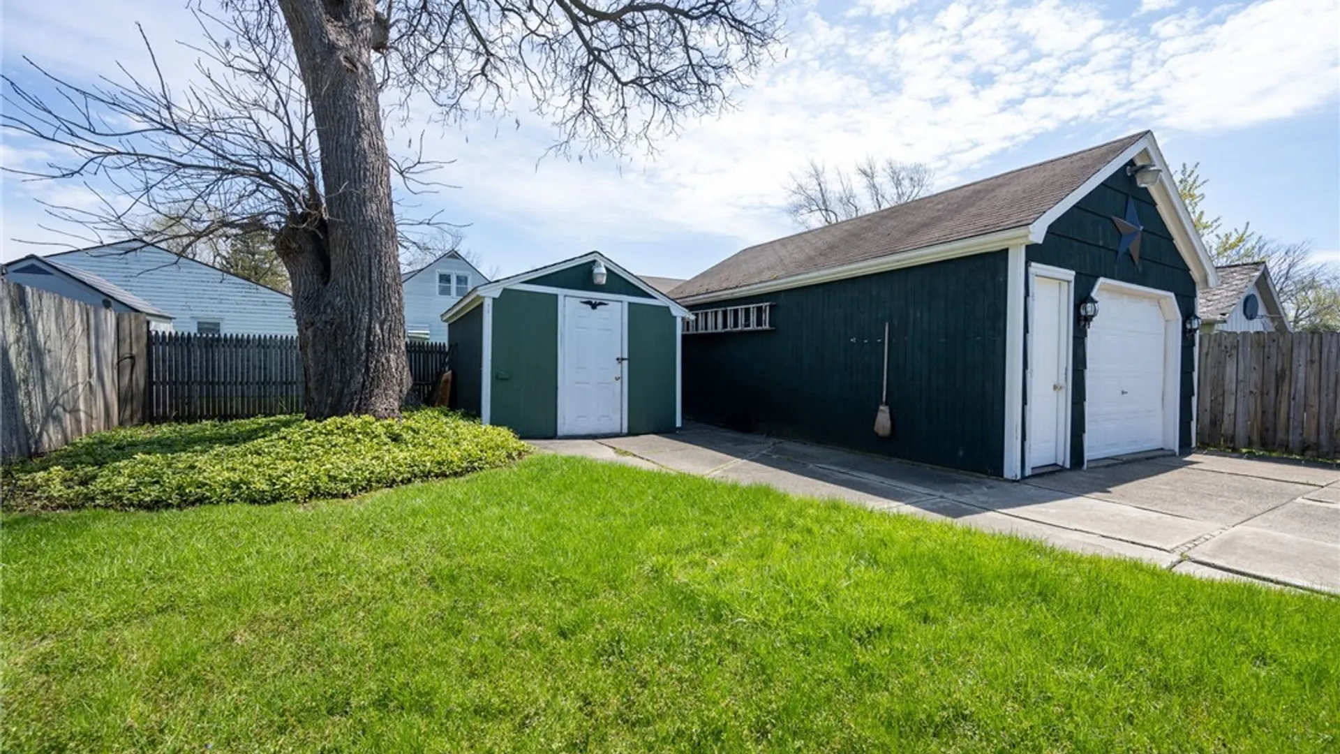 Property at 153 Fremont Avenue, West Seneca, NY 14224 3