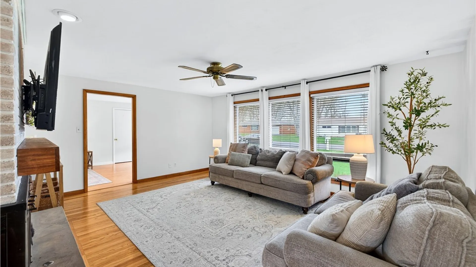 Property at 5315 Greenhurst Road, Clarence, NY 14221 10