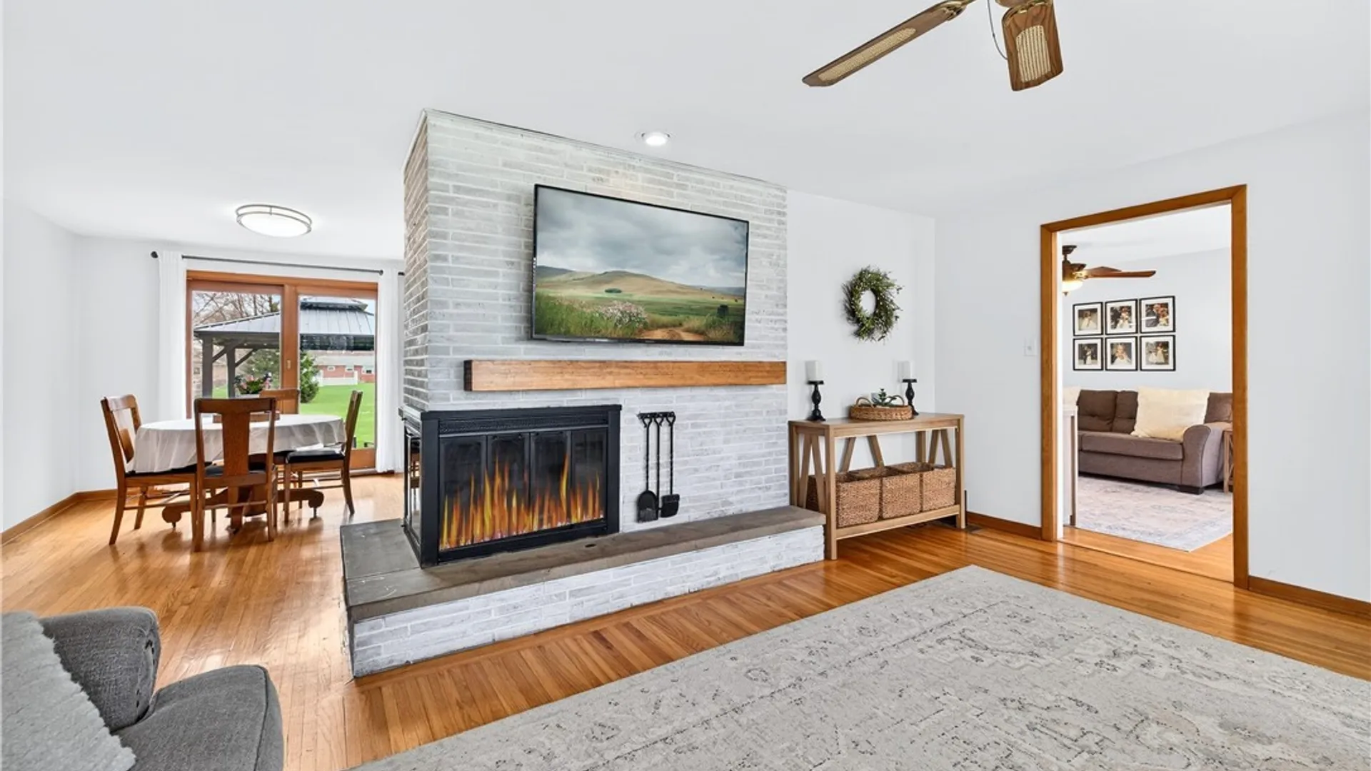 Property at 5315 Greenhurst Road, Clarence, NY 14221 11