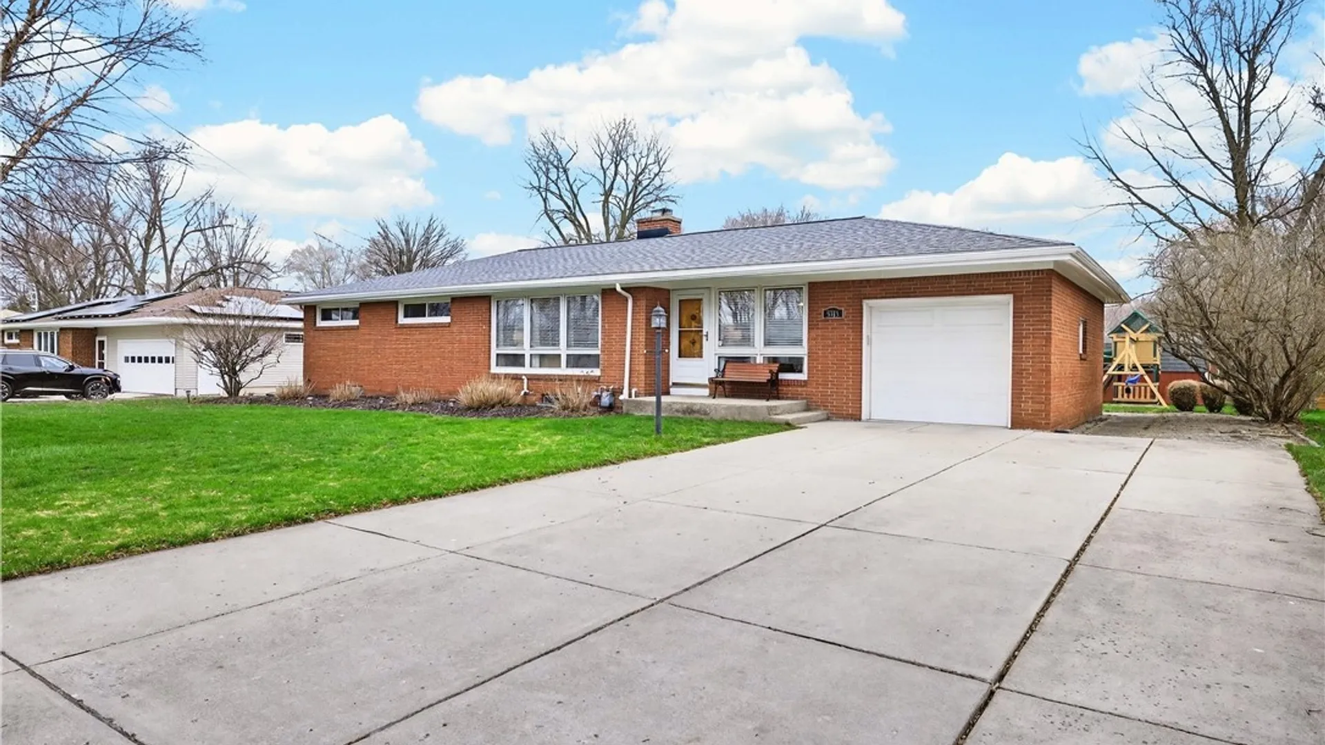 Property at 5315 Greenhurst Road, Clarence, NY 14221 2