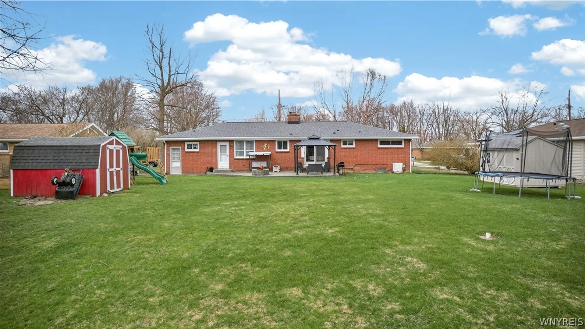 Property at 5315 Greenhurst Road, Clarence, NY 14221 34