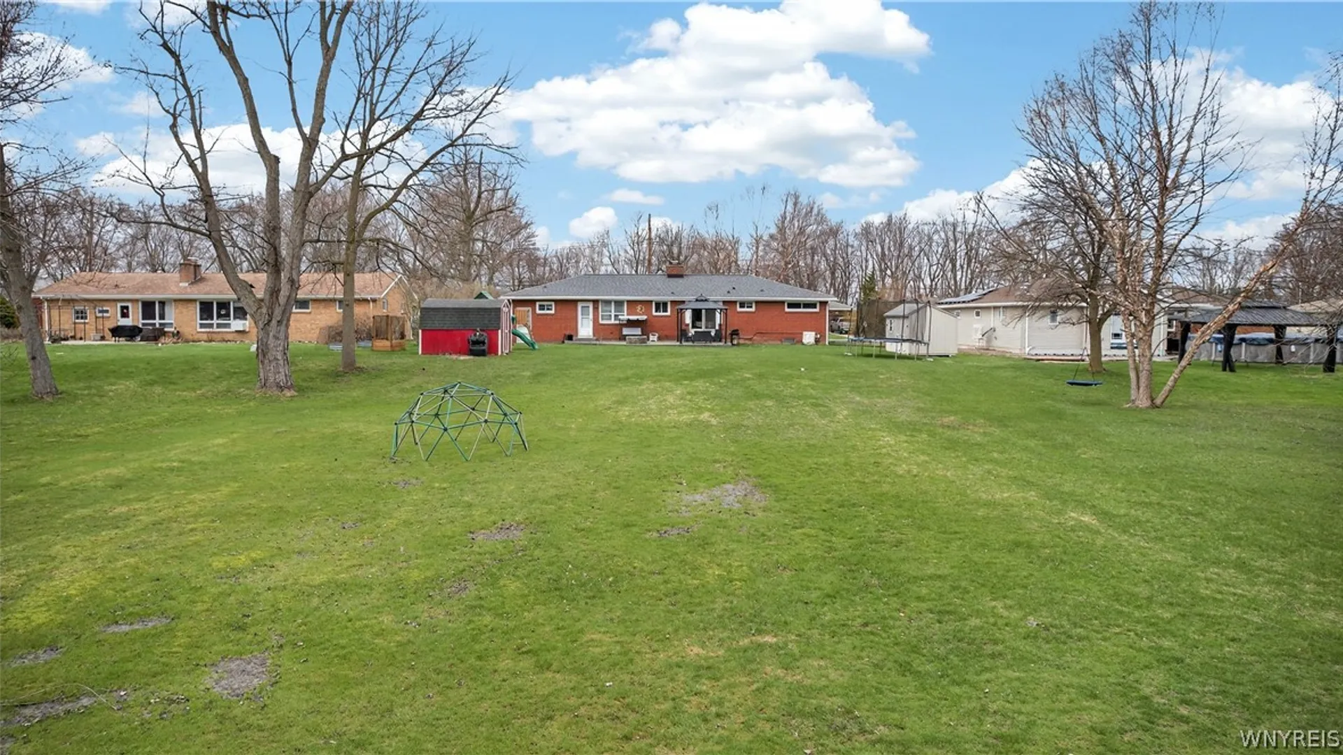 Property at 5315 Greenhurst Road, Clarence, NY 14221 35