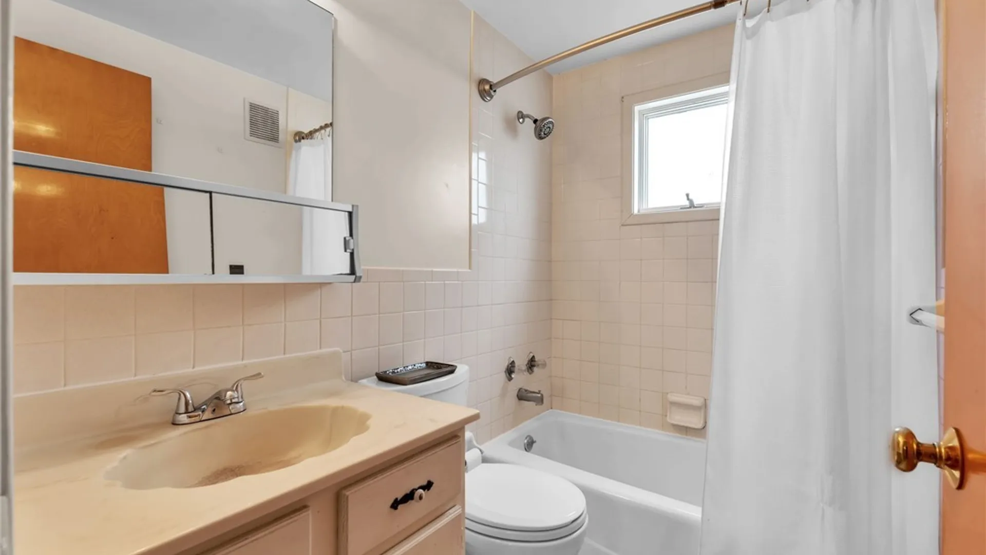 Property at 416 Traverse Boulevard, Tonawanda, NY 14223 13