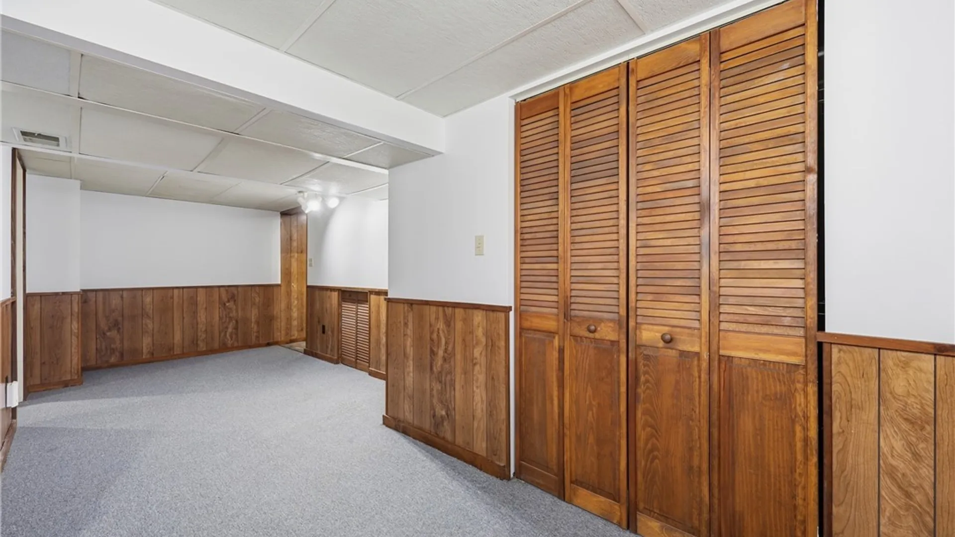 Property at 118 Treehaven Road, West Seneca, NY 14224 22