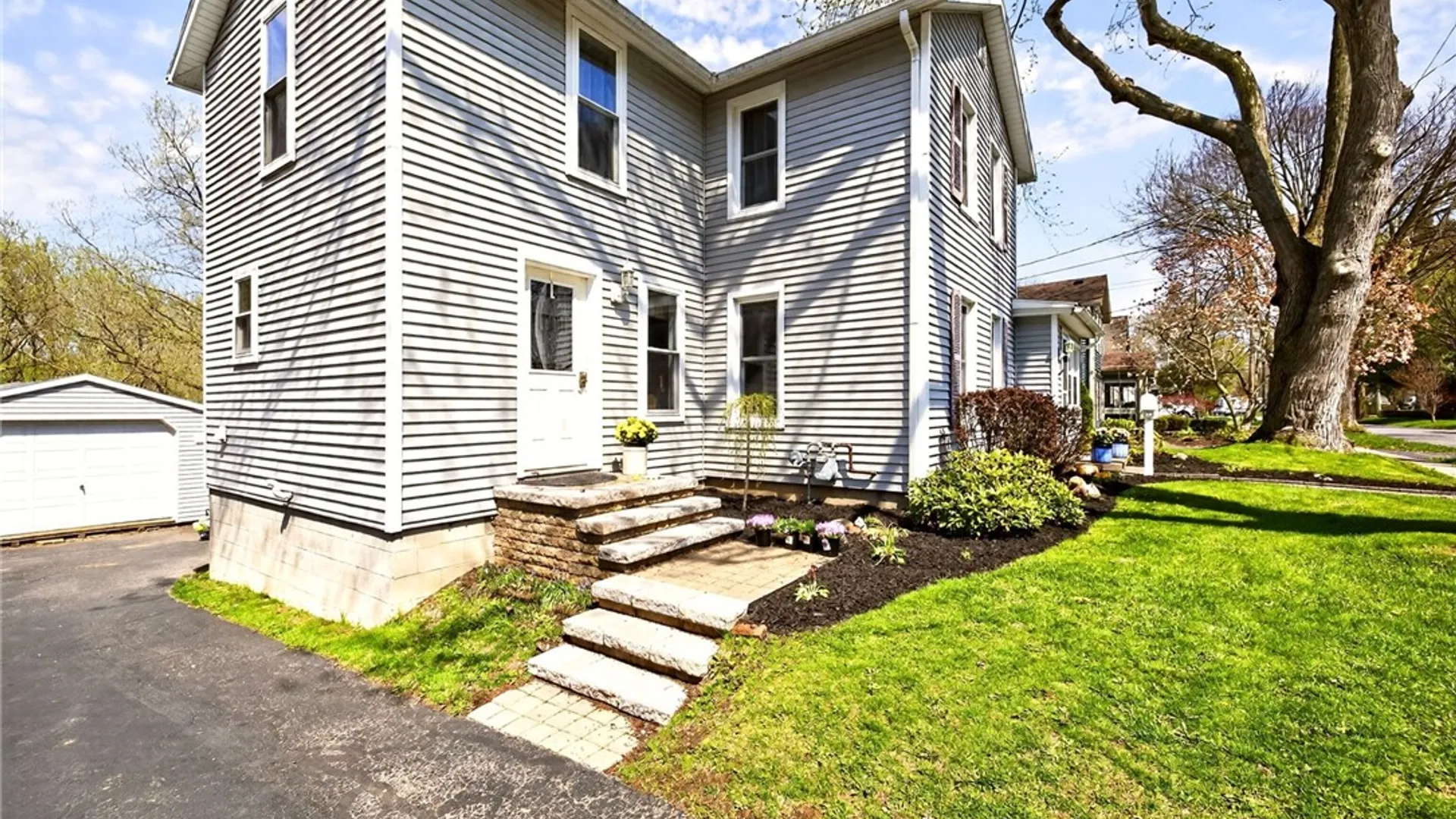 Property at 41 Frank Street, Perinton, NY 14450 5