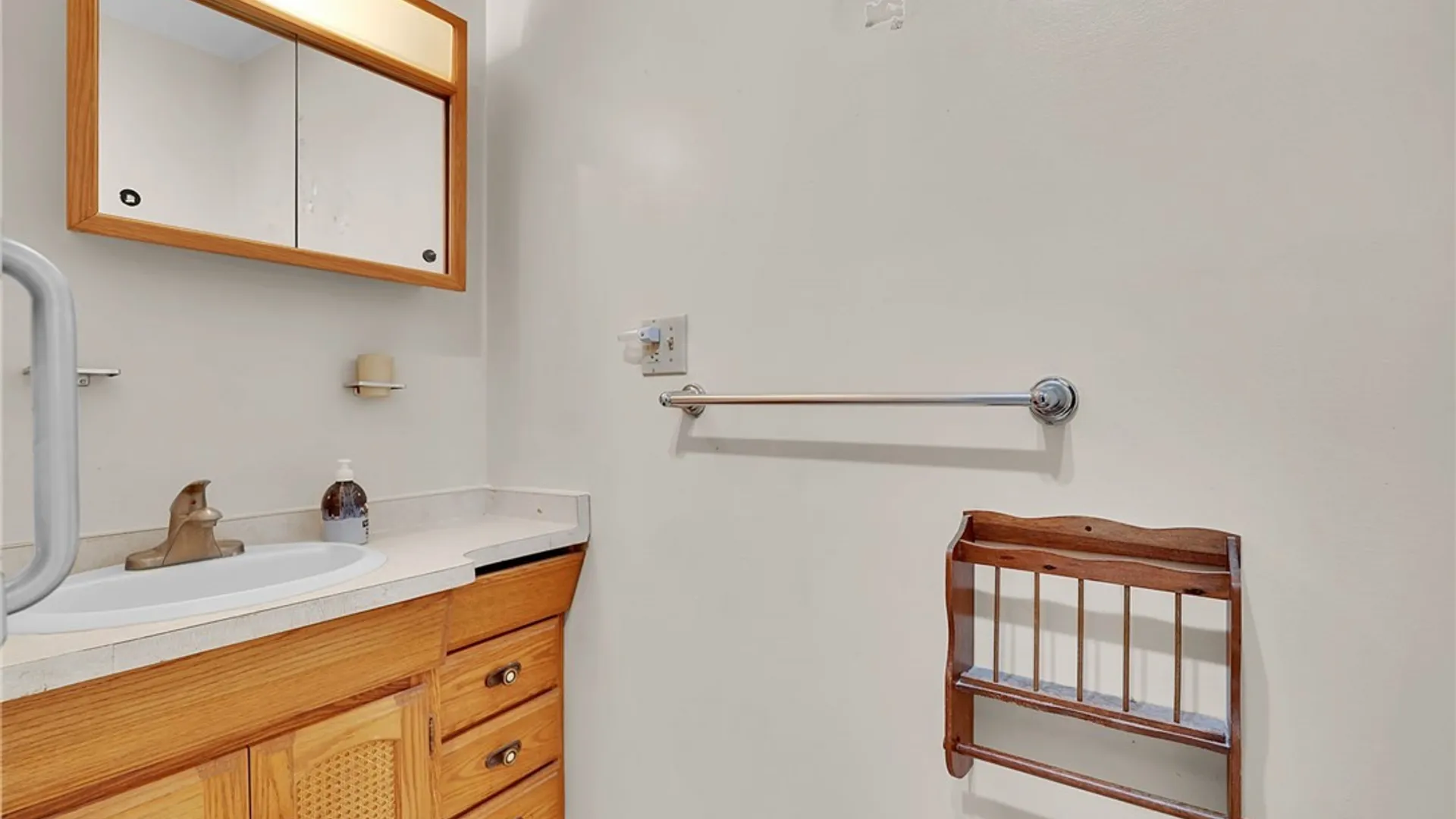 Property at 6850 Thwing Road, Leroy, NY 14482 33