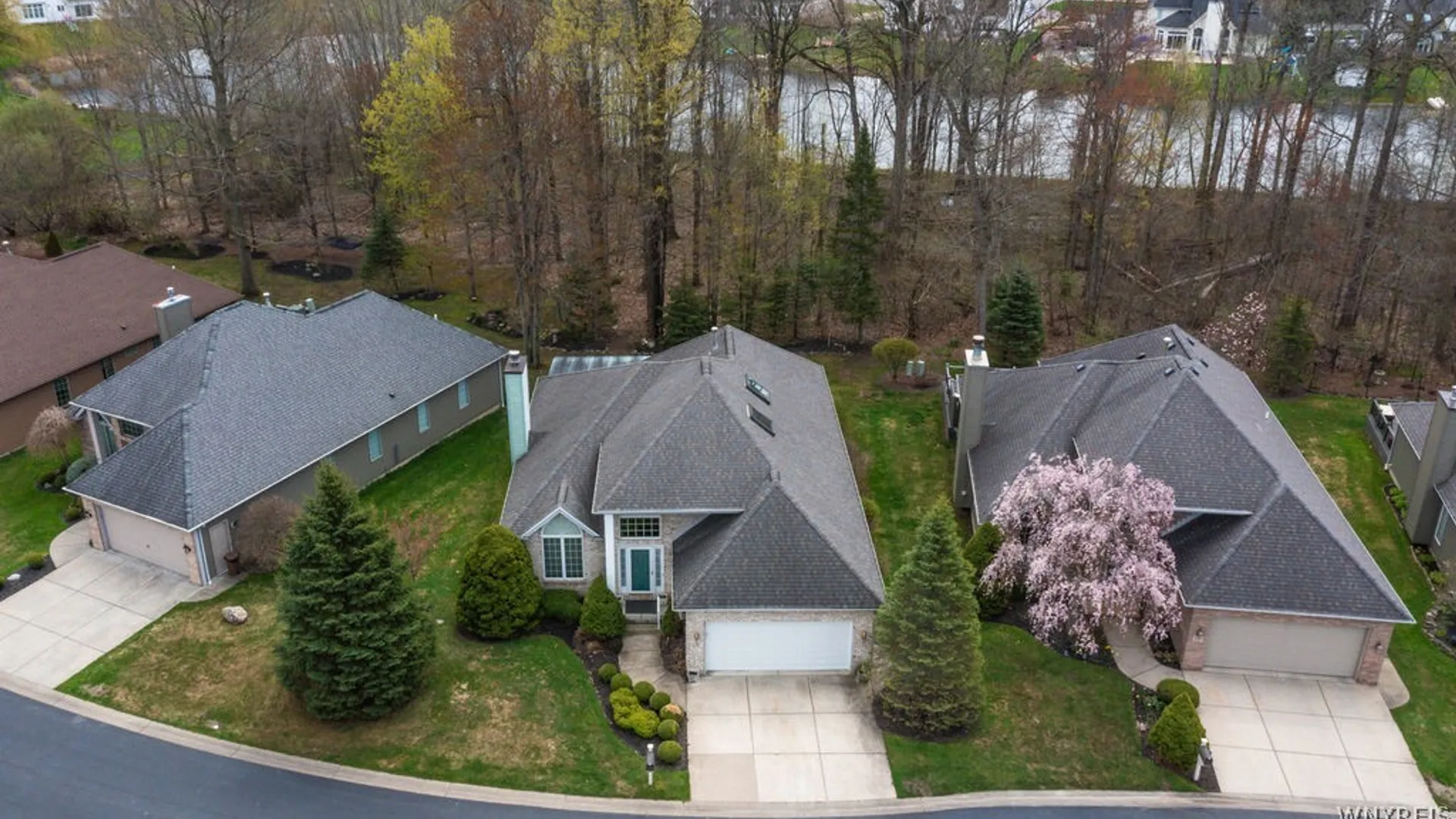 Property at 63 Sutherland Court, Clarence, NY 14221 4