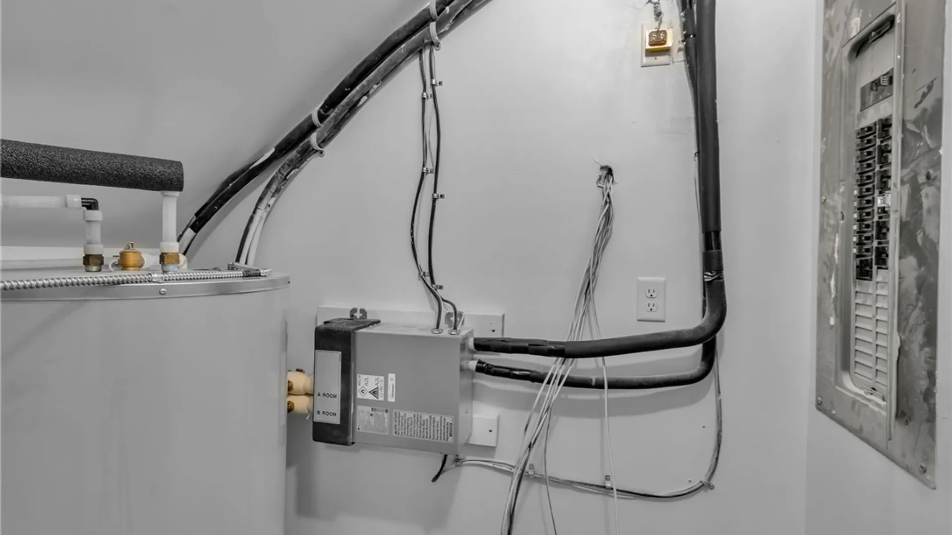 Property at 262 Whitney Place, Buffalo, NY 14201 13