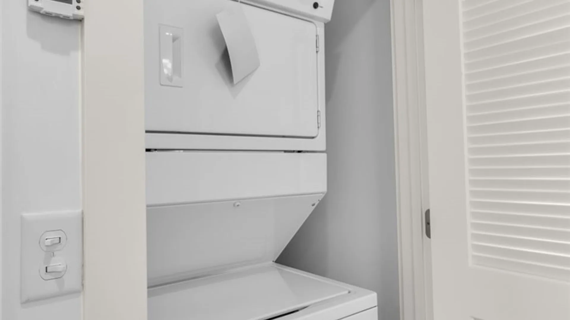 Property at 262 Whitney Place, Buffalo, NY 14201 18