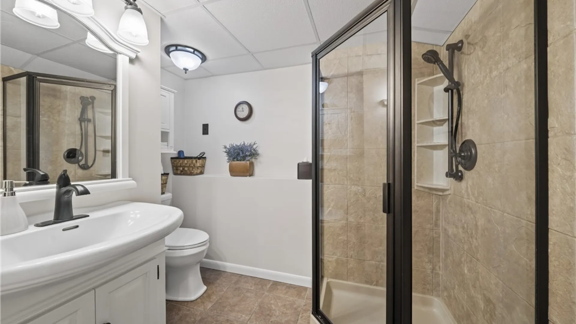 Property at 8018 Pickett Lane, Cicero, NY 13039 23