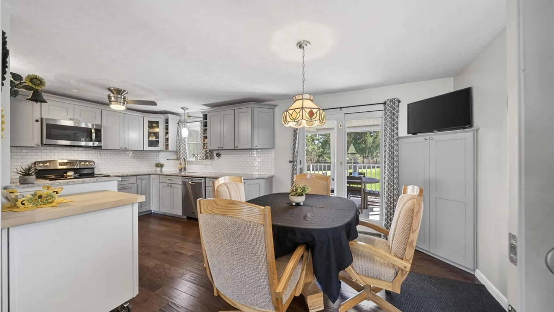 Property at 8018 Pickett Lane, Cicero, NY 13039 8