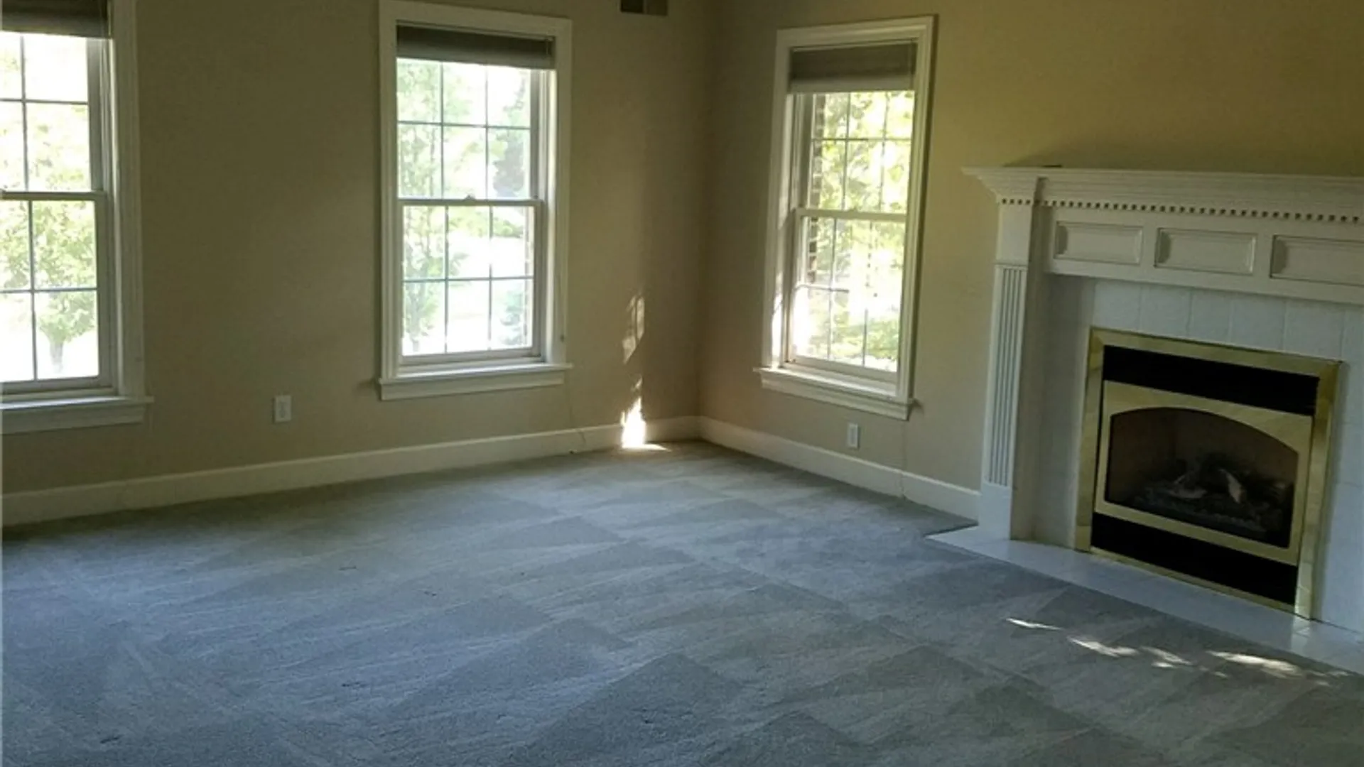 Property at 6 Merrycreek Xing, Pittsford, NY 14534 4