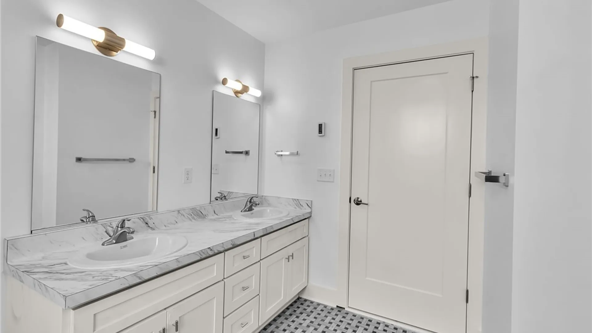 Property at 258 Whitney Place, Buffalo, NY 14201 25