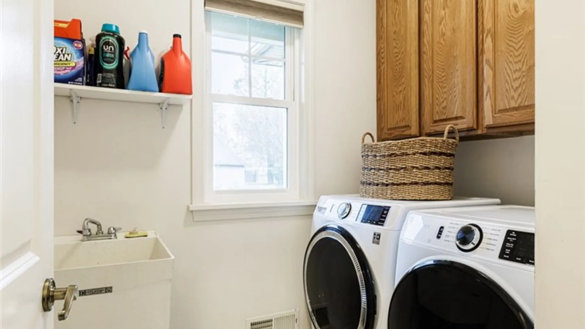 Property at 74 Brookline Lane, Greece, NY 14616 19