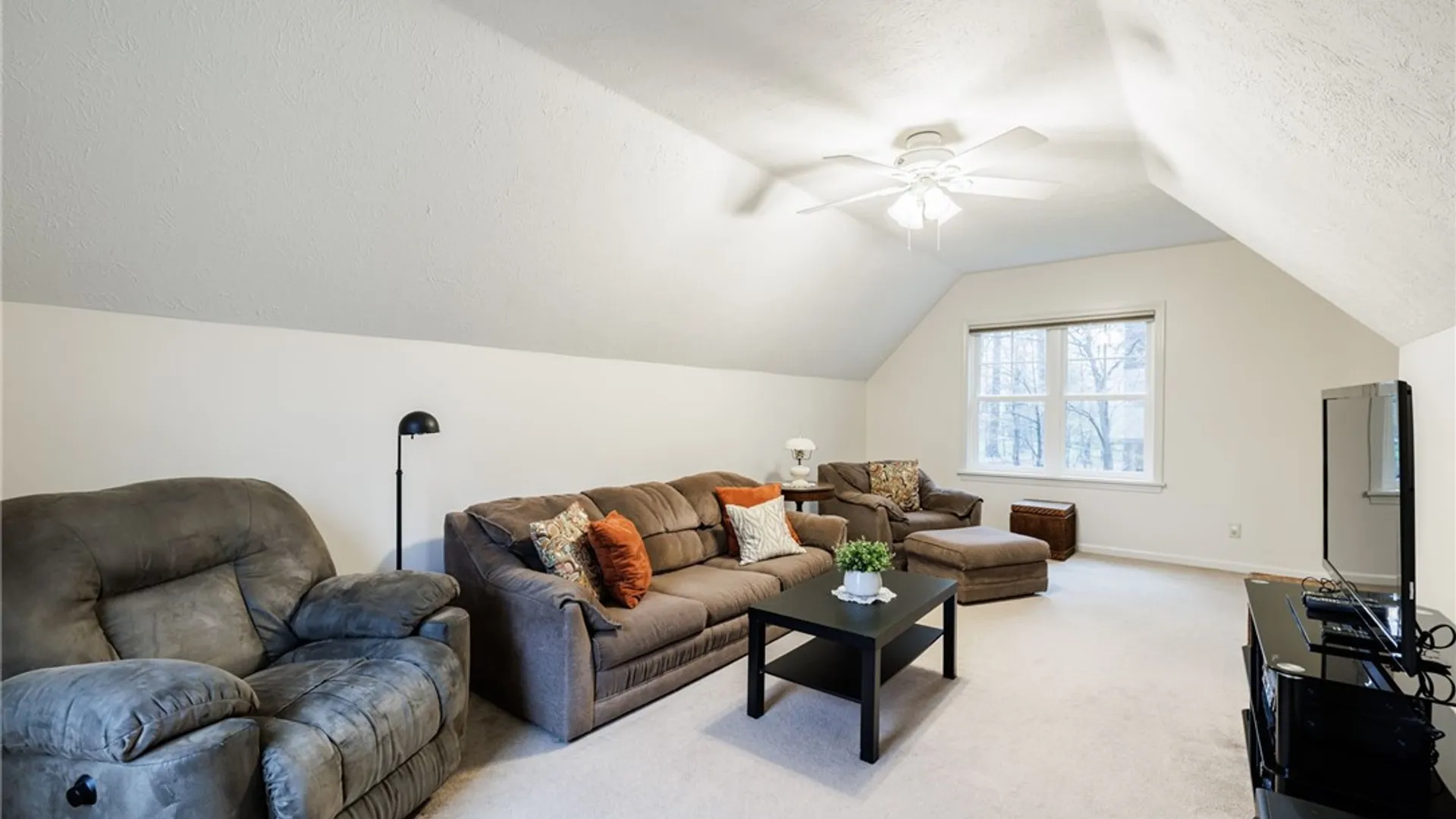 Property at 74 Brookline Lane, Greece, NY 14616 36