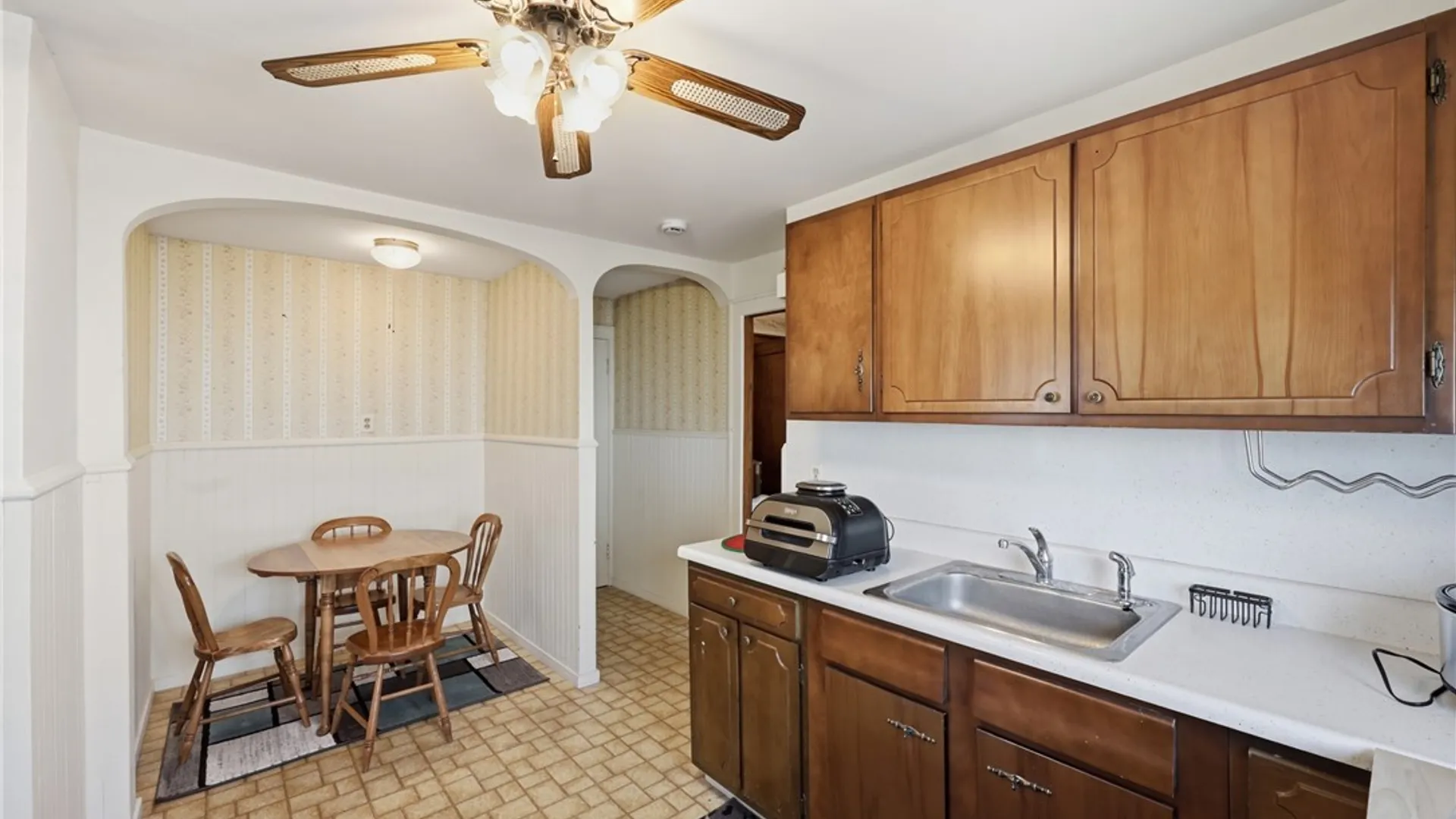 Property at 52 Albemarle Street, Buffalo, NY 14207 26