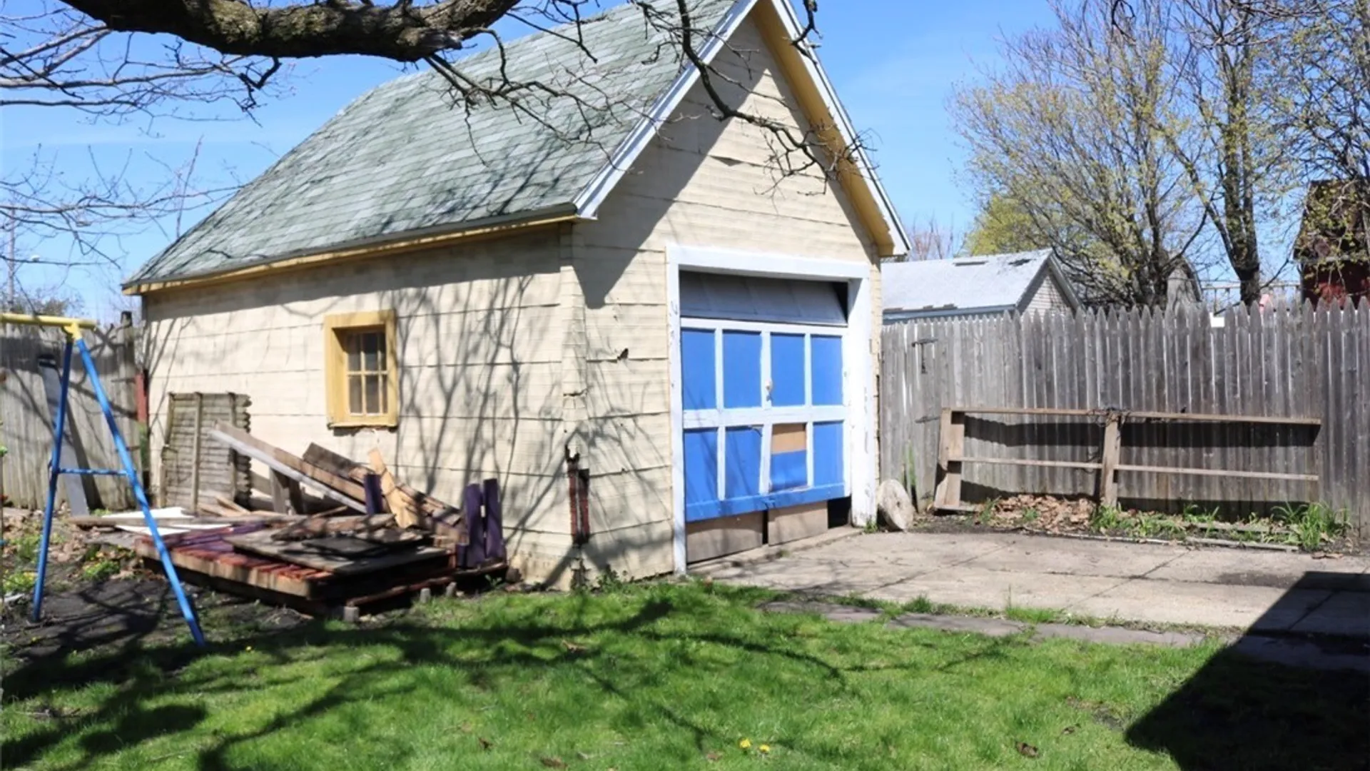 Property at 216 Metcalfe Street, Buffalo, NY 14206 14