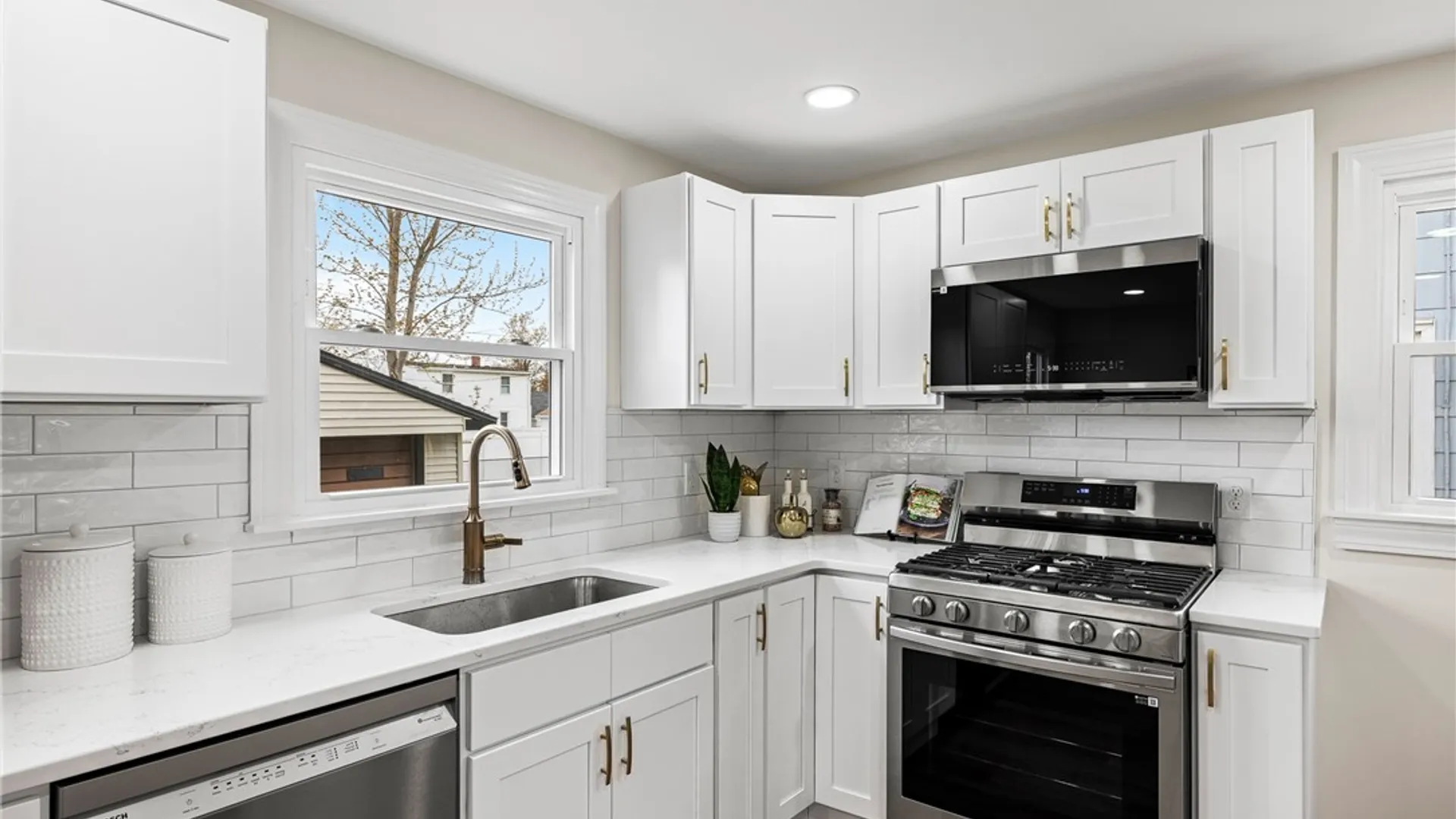 Property at 142 Grand Boulevard, Cheektowaga, NY 14225 6