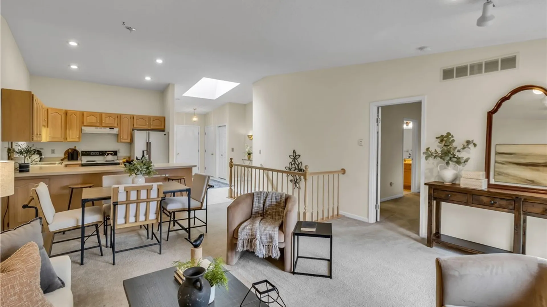 Property at 25 Woodpointe Run, Amherst, NY 14221 11