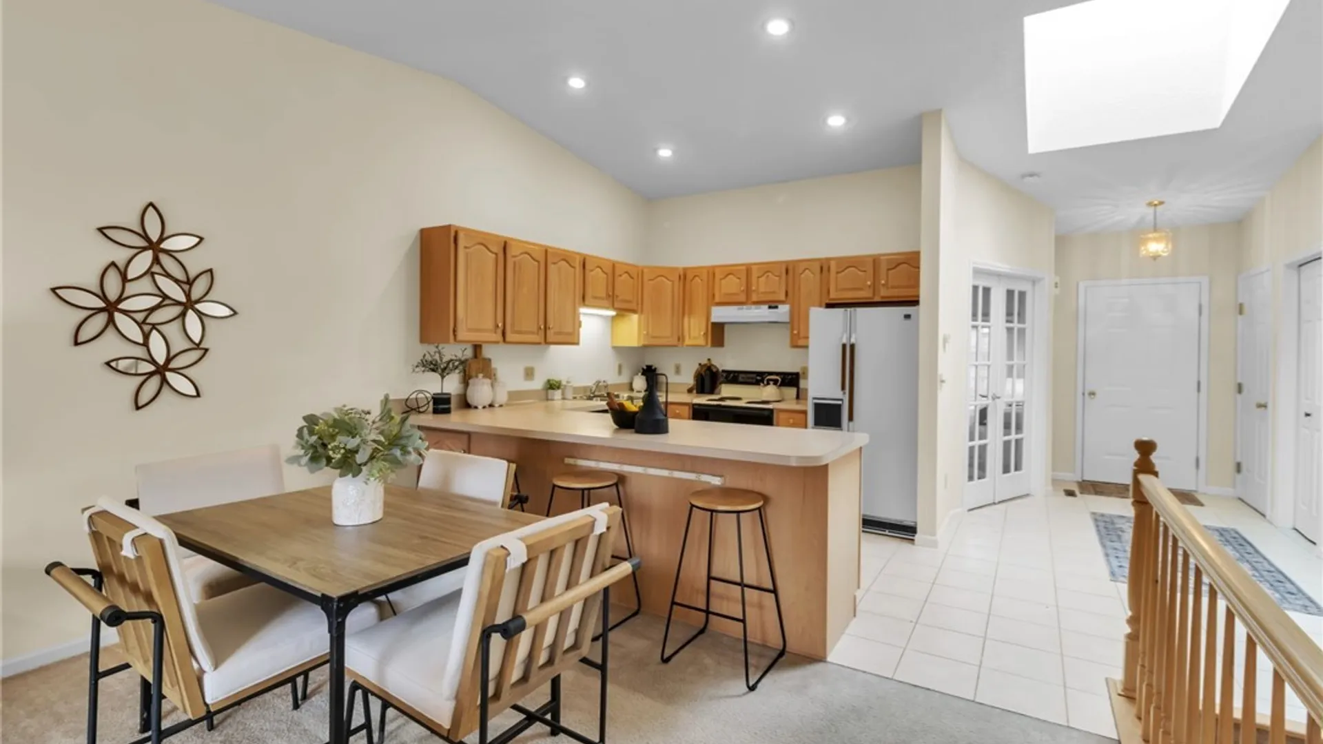 Property at 25 Woodpointe Run, Amherst, NY 14221 12